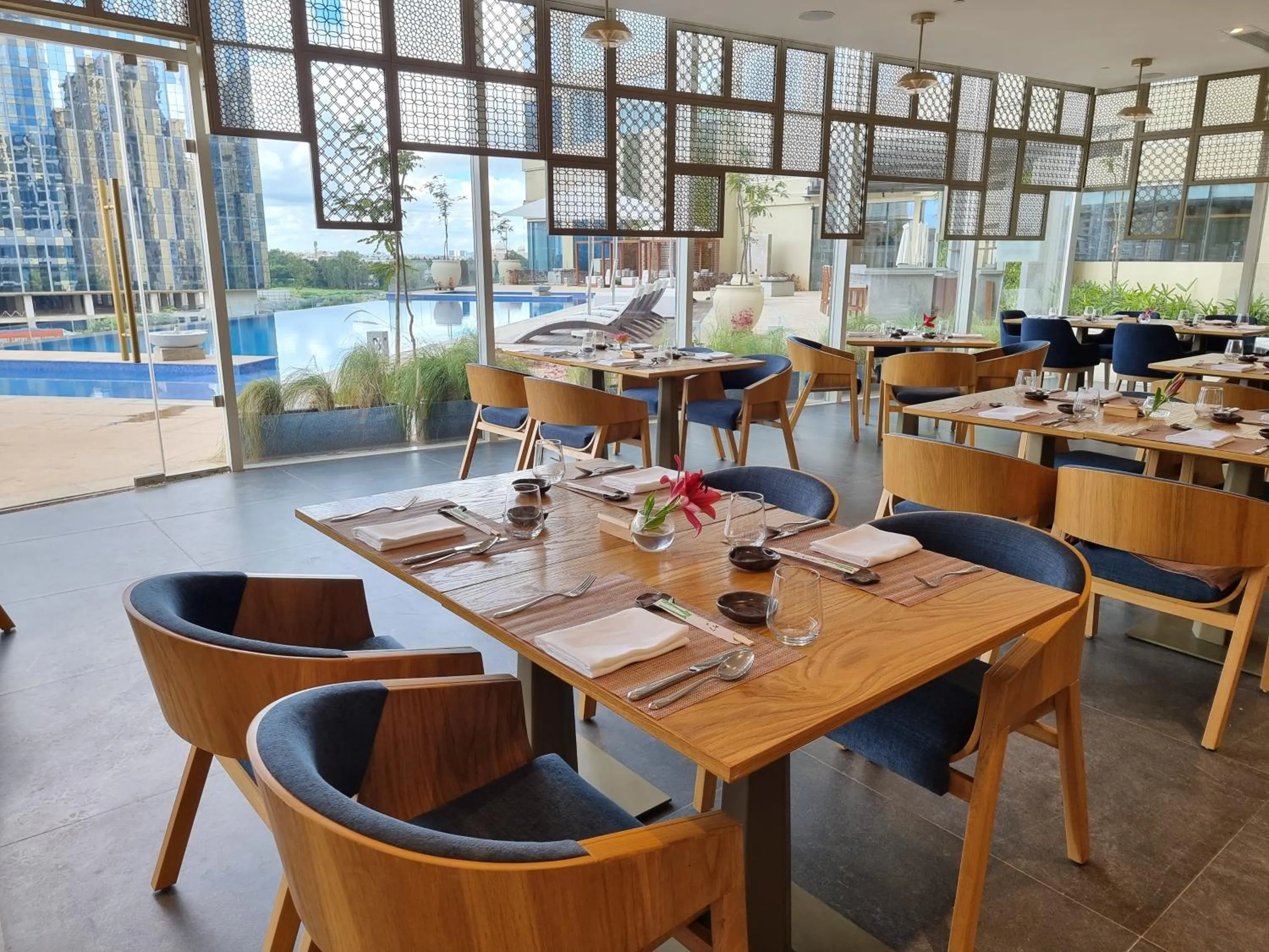 Restaurant/places to eat in The Leela Bhartiya City Bengaluru