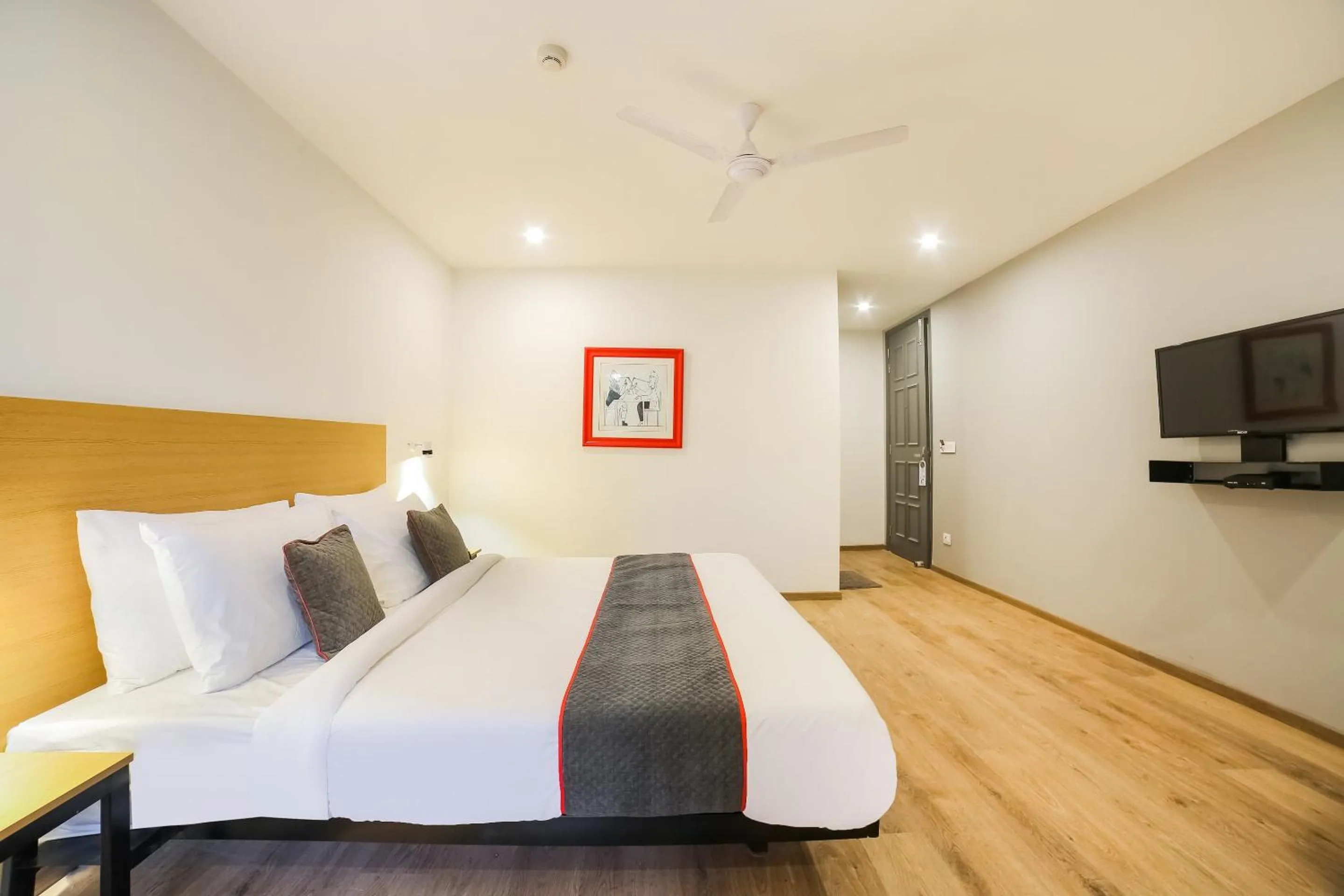 Bedroom, Bed in Super Townhouse Near Appu Ghar