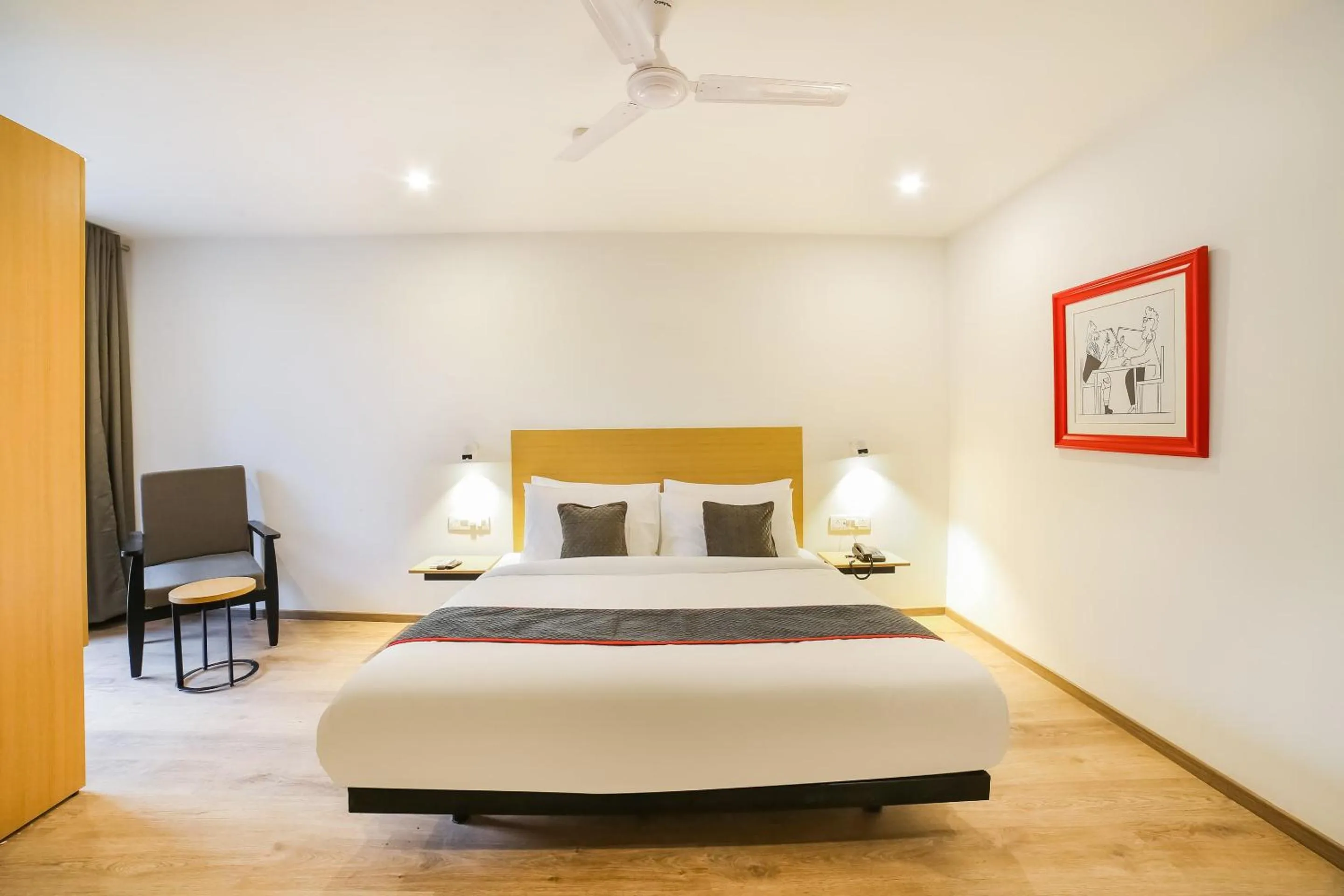 Bedroom, Bed in Super Townhouse Near Appu Ghar