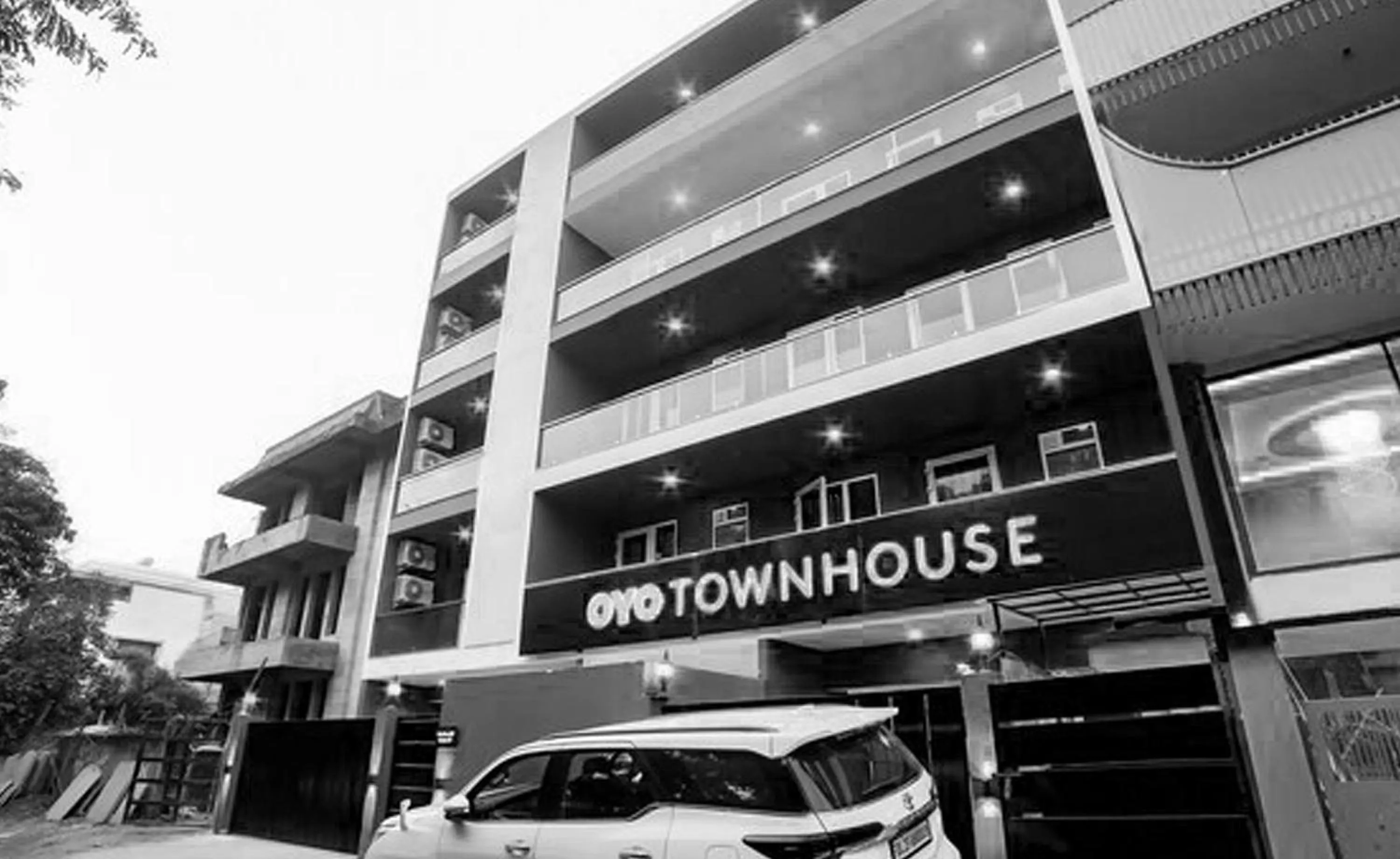 Facade/entrance in Super Townhouse Near Appu Ghar