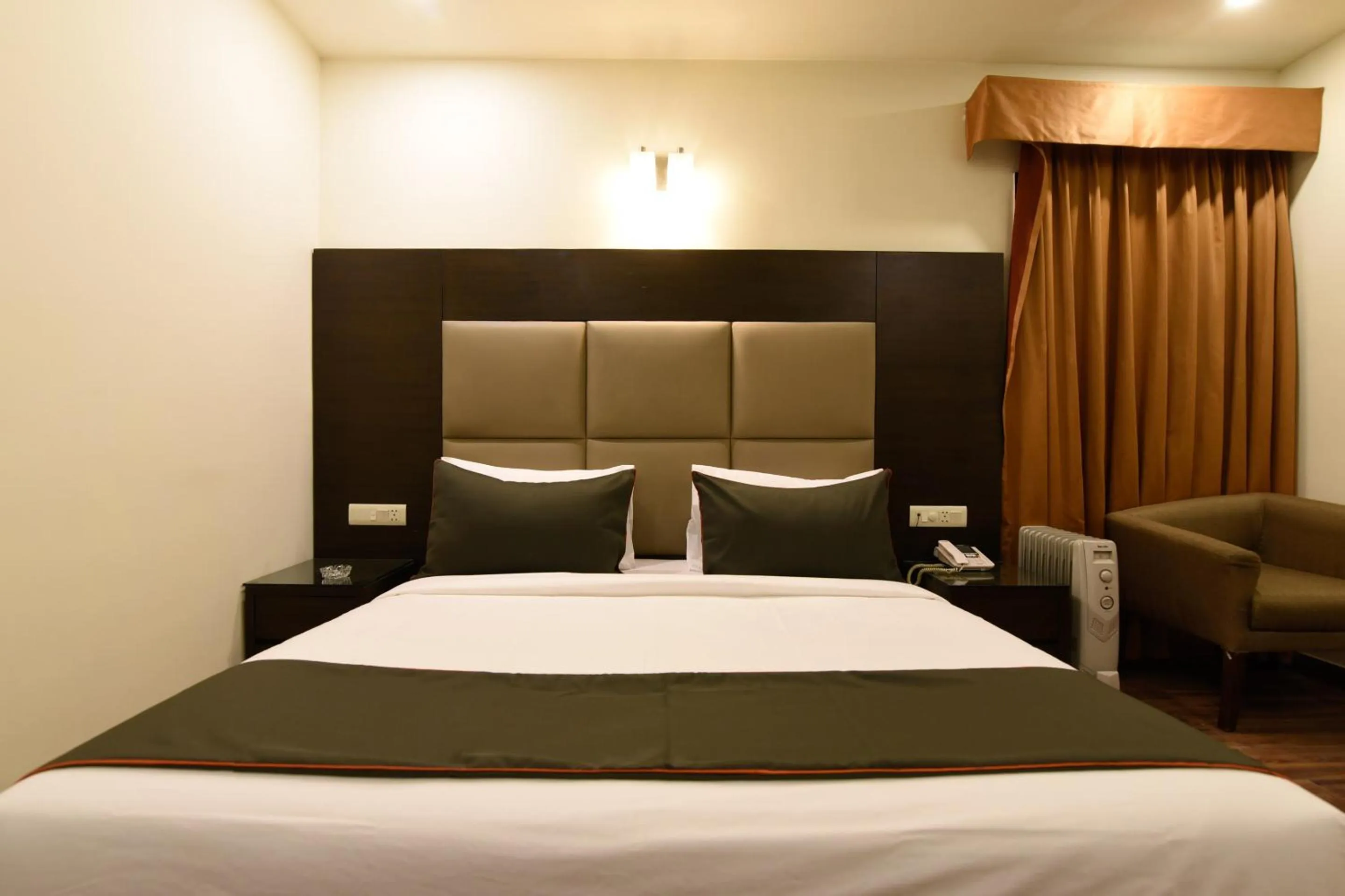 Bedroom, Bed in Hotel O Venkata Sai Sadan Mathrusree Nagar