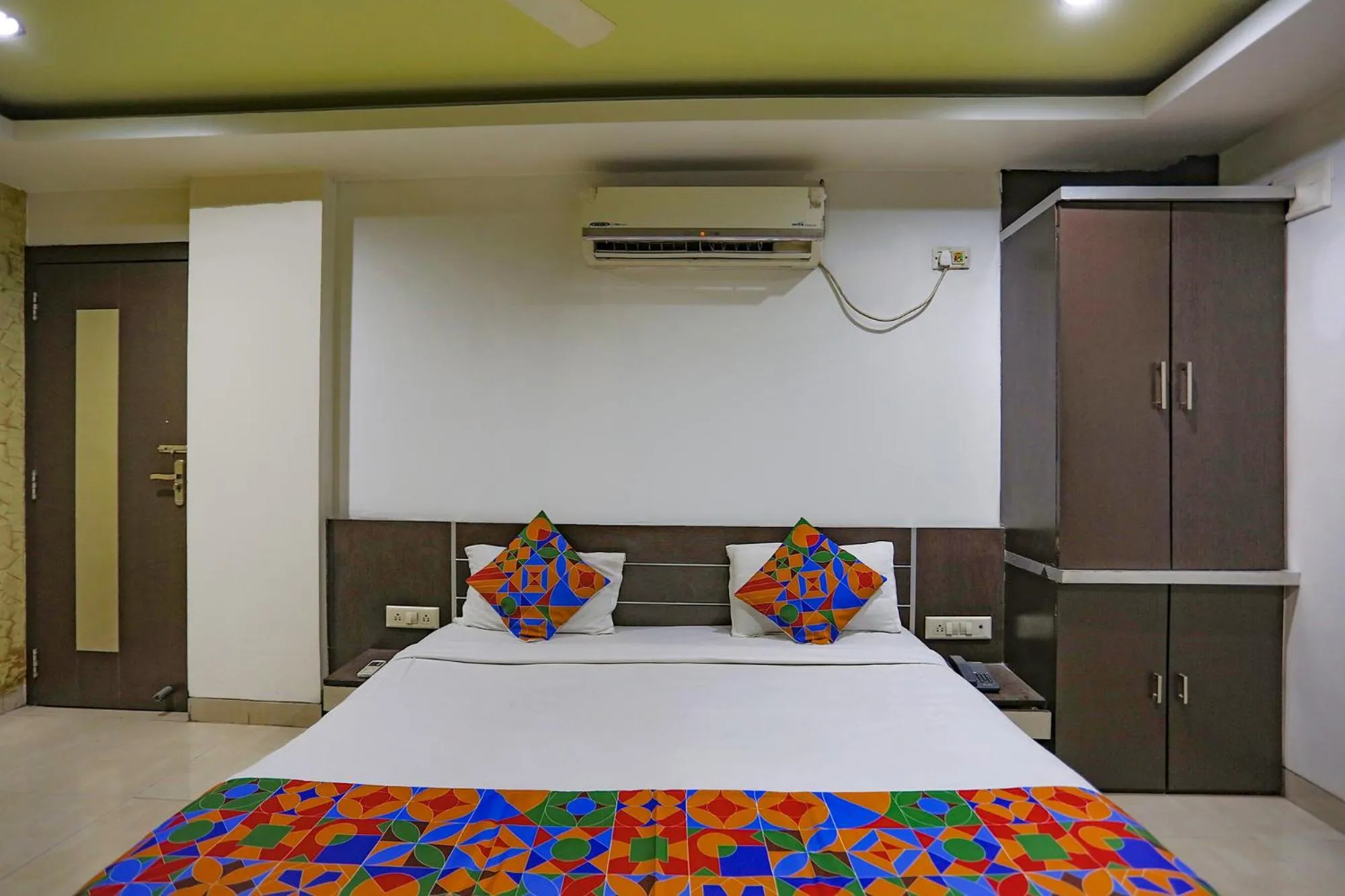 Bed in FabHotel Midland