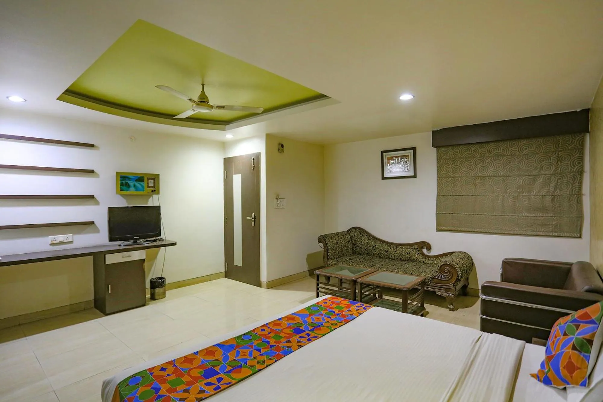 Bed in FabHotel Midland