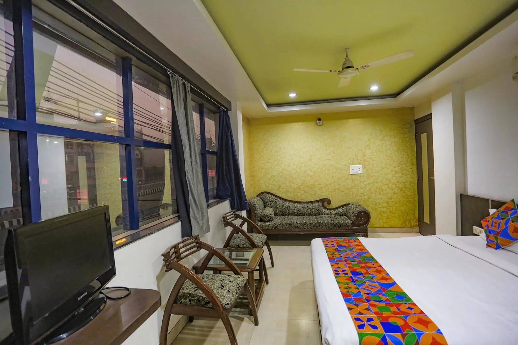 Bed in FabHotel Midland