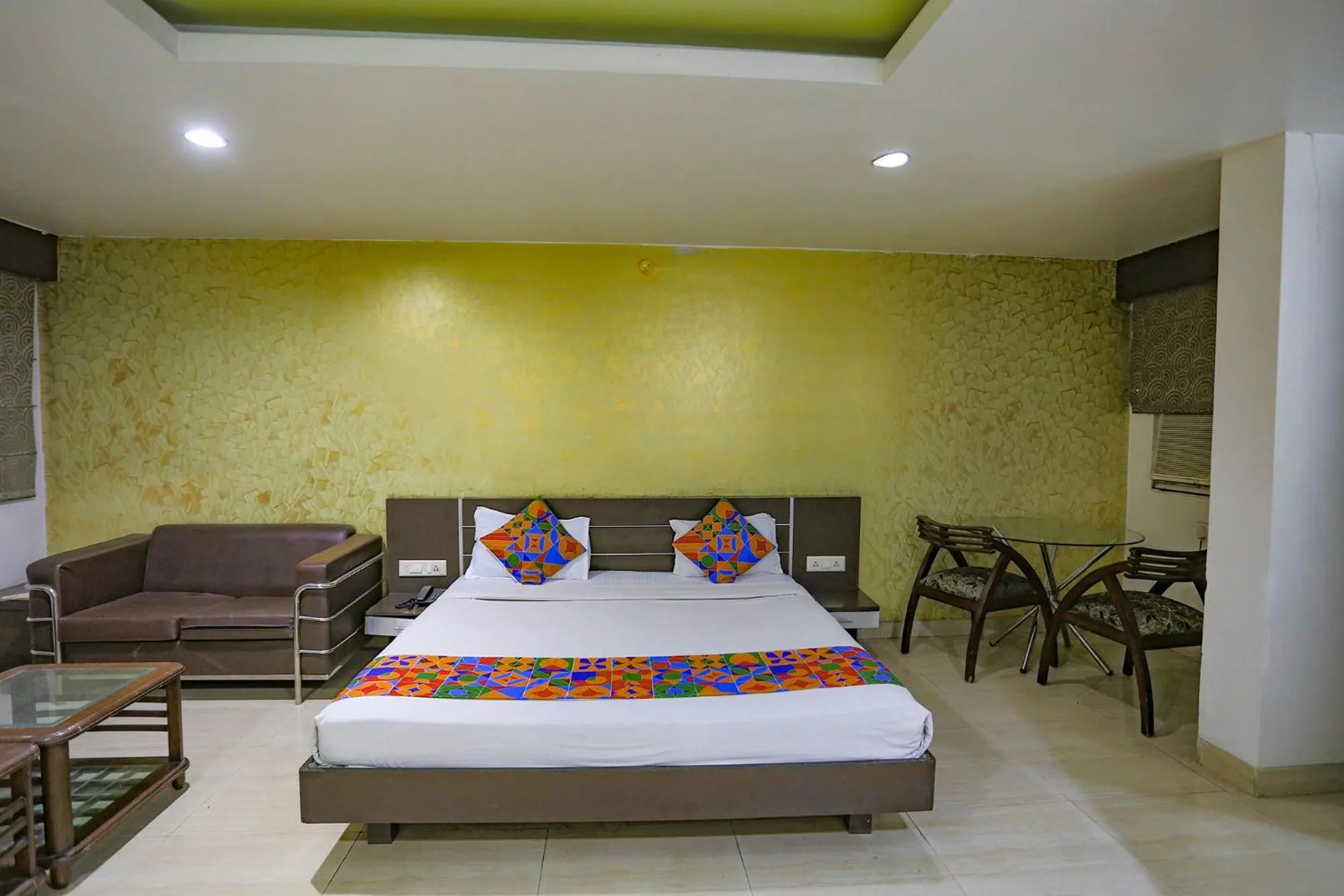 Bed in FabHotel Midland