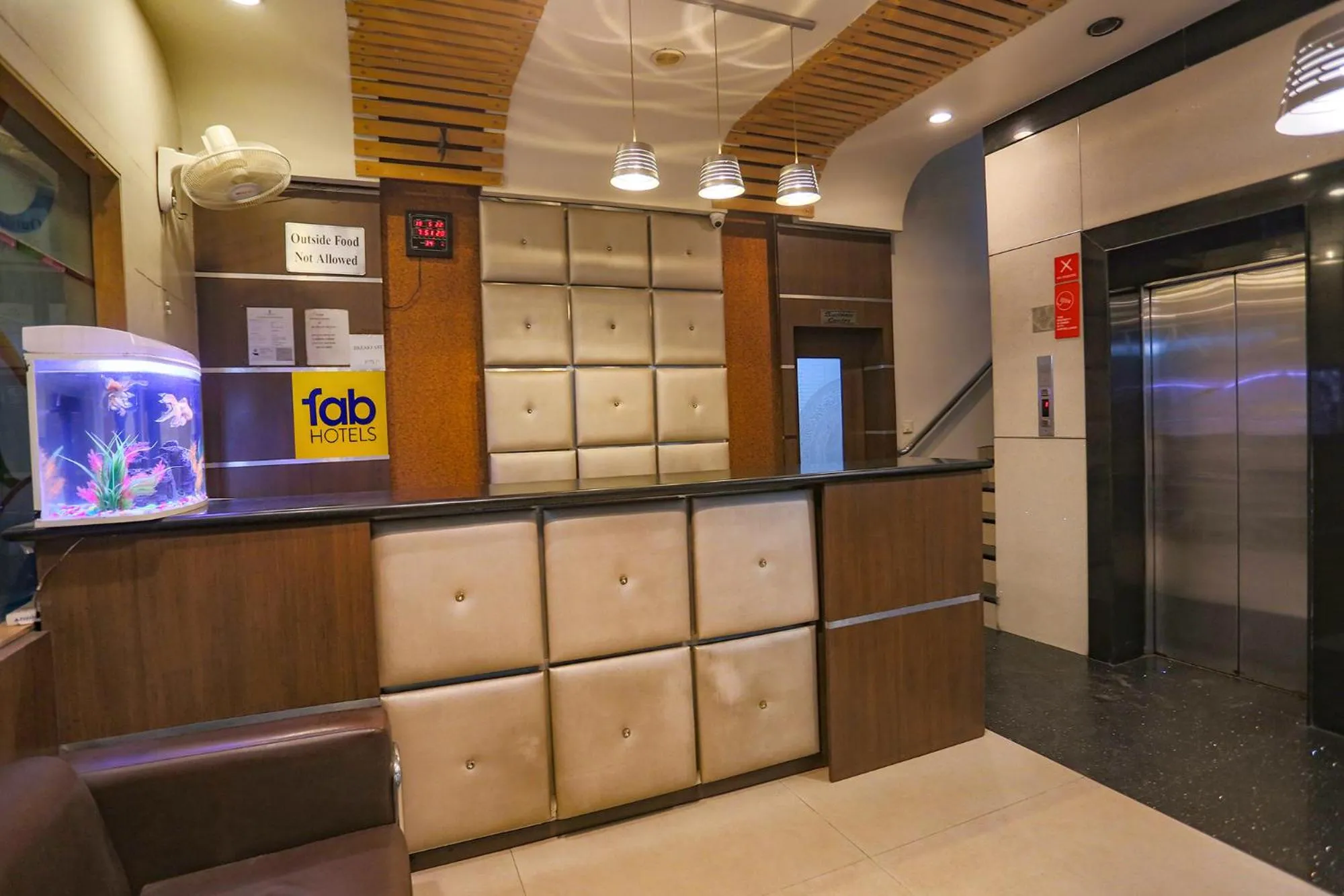 Lobby or reception in FabHotel Midland