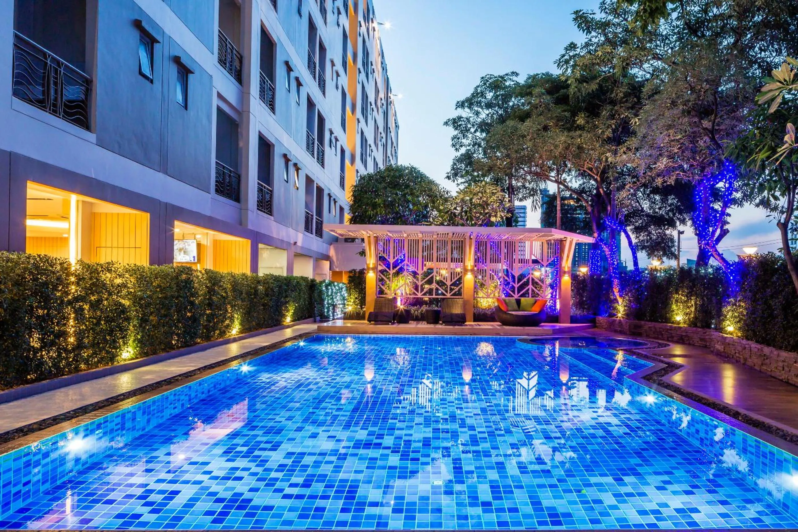 Swimming pool in Pacific Park Hotel