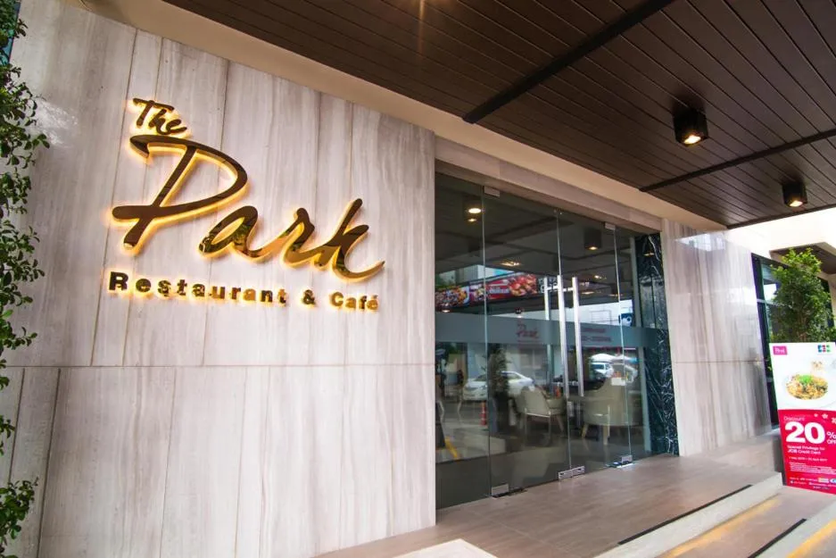 Restaurant/places to eat in Pacific Park Hotel