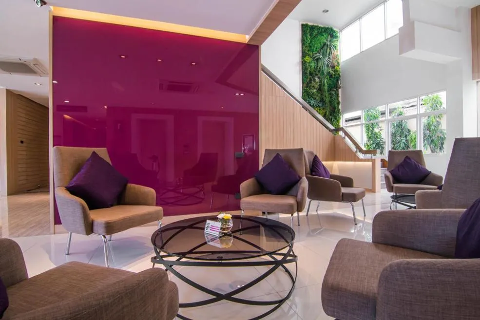 Seating area in Pacific Park Hotel