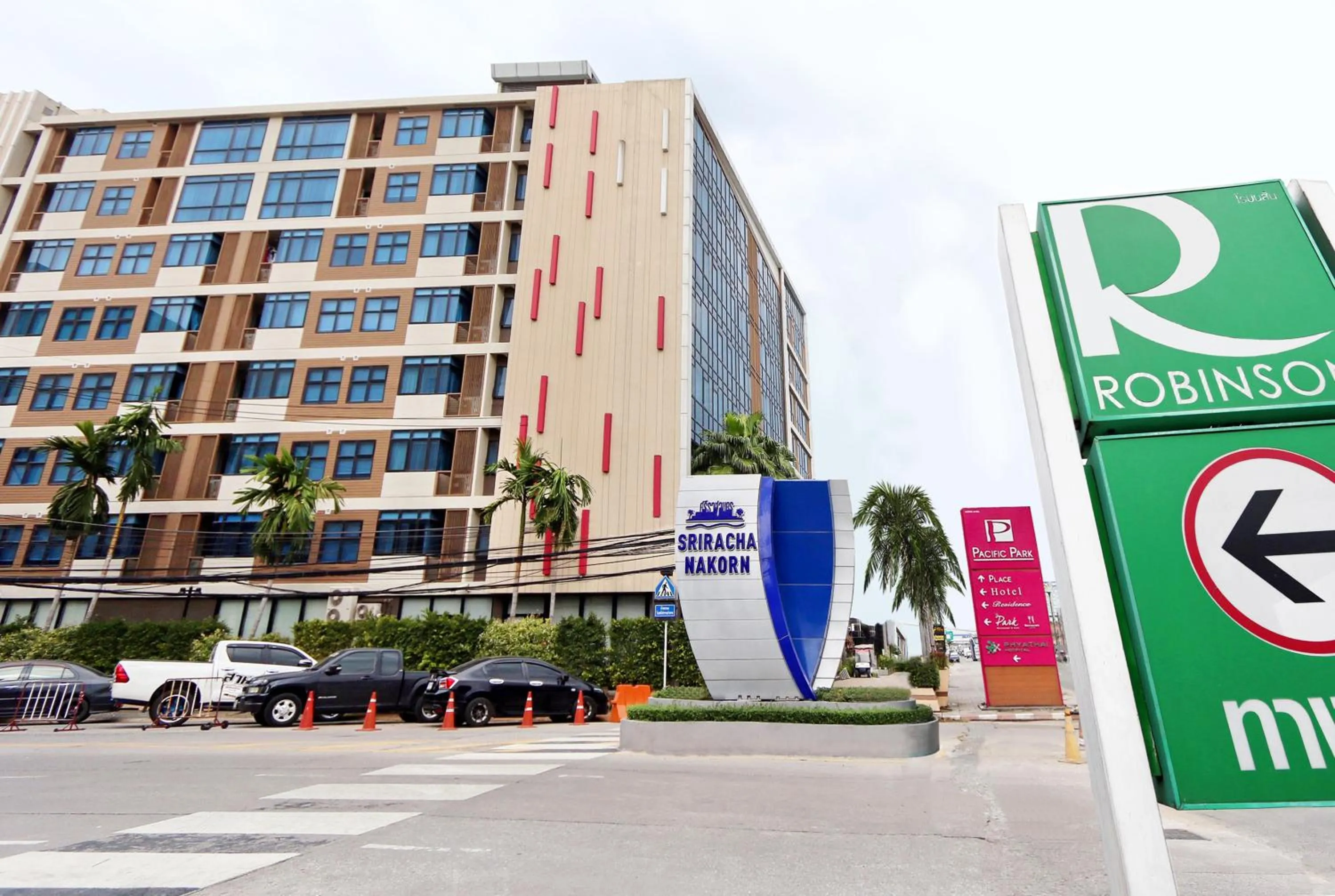 Property building in Pacific Park Hotel