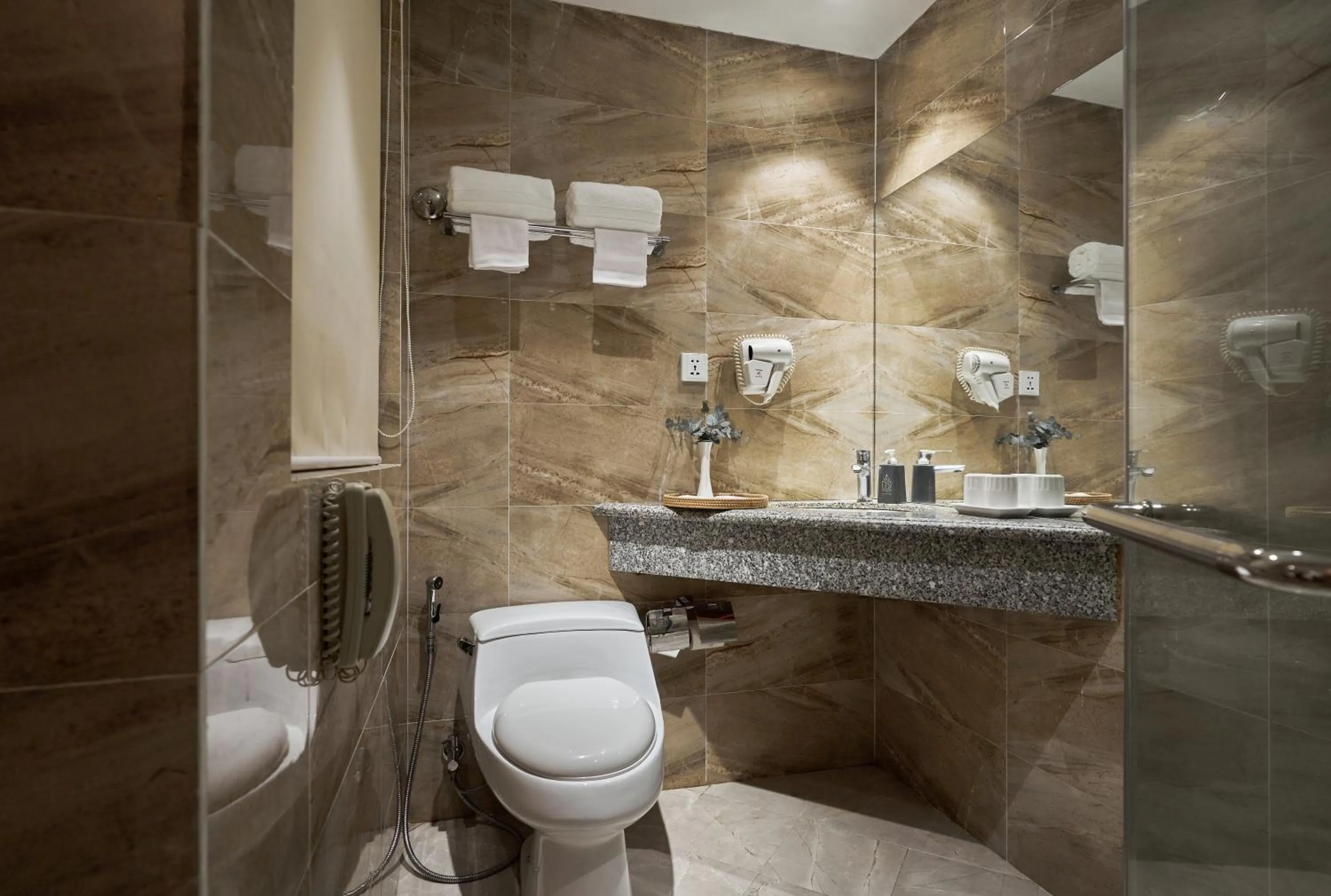 Shower in Sky Gem Hotel Sora