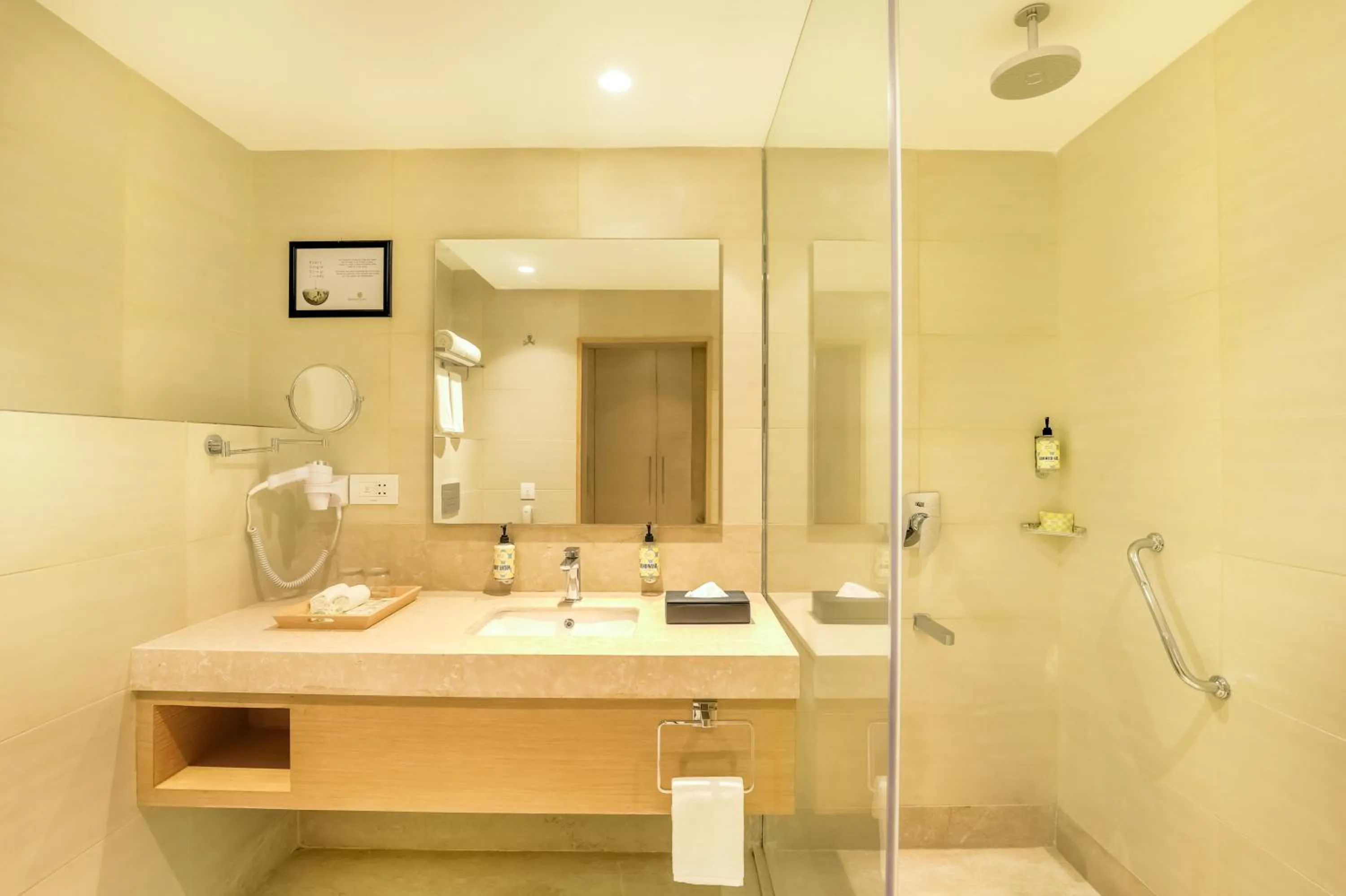 Bathroom in Lemon Tree Hotel, Aligarh