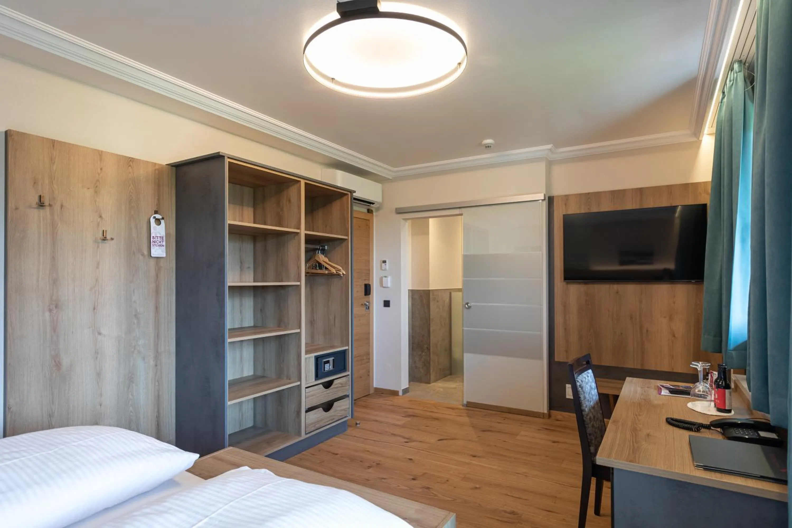 TV and multimedia, Bed in Design Hotel Frauenschuh