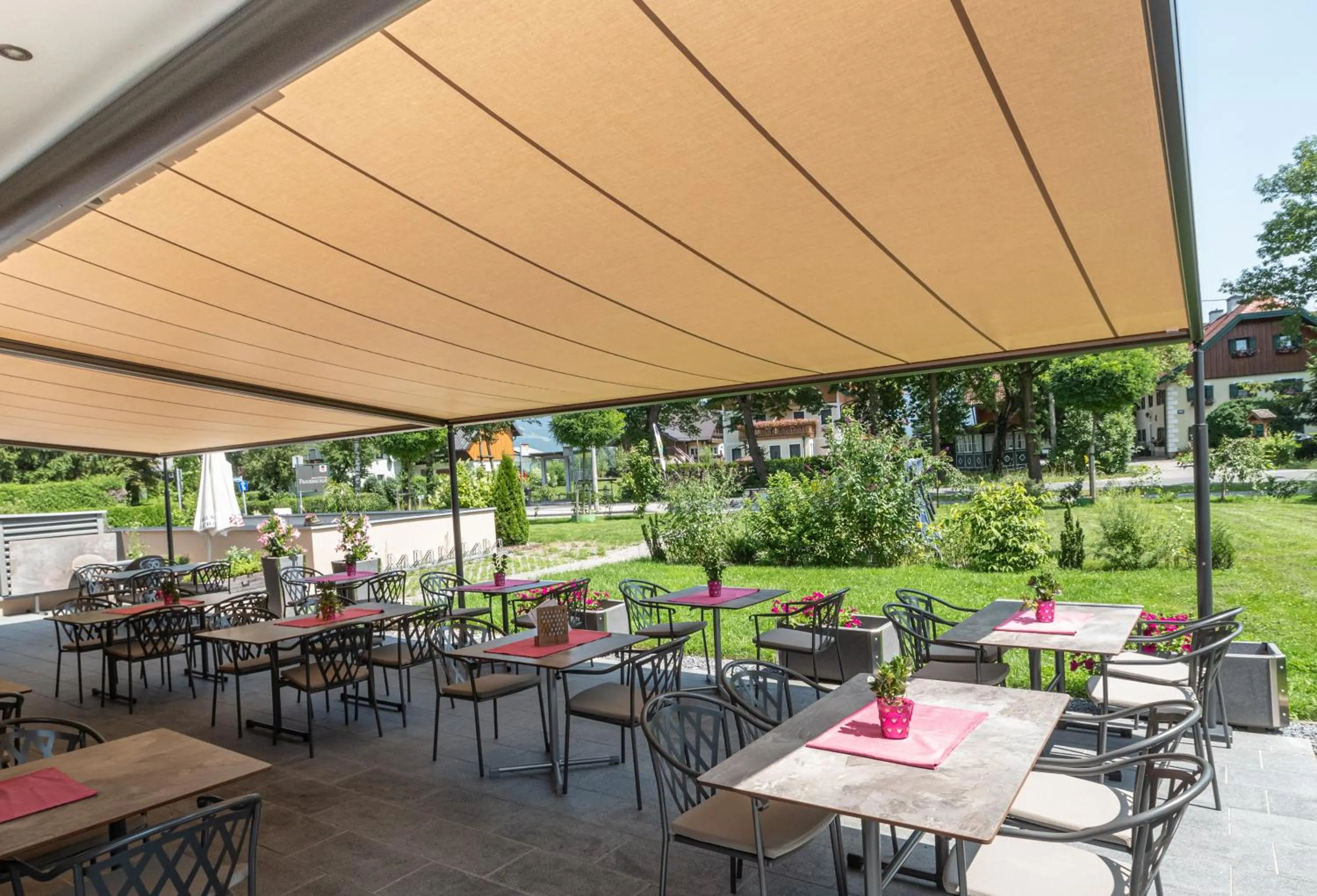 Restaurant/places to eat in Design Hotel Frauenschuh