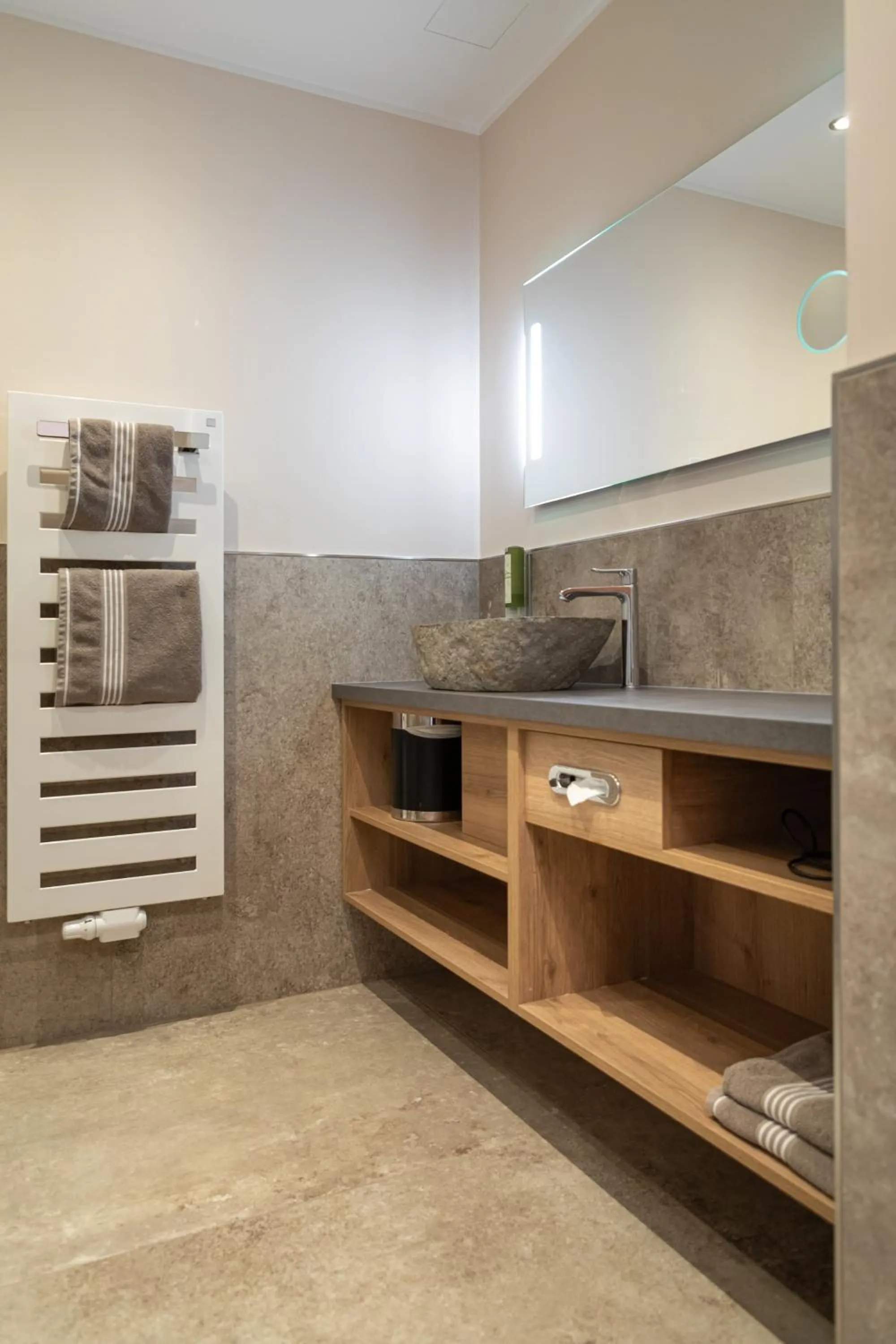 Bathroom in Design Hotel Frauenschuh