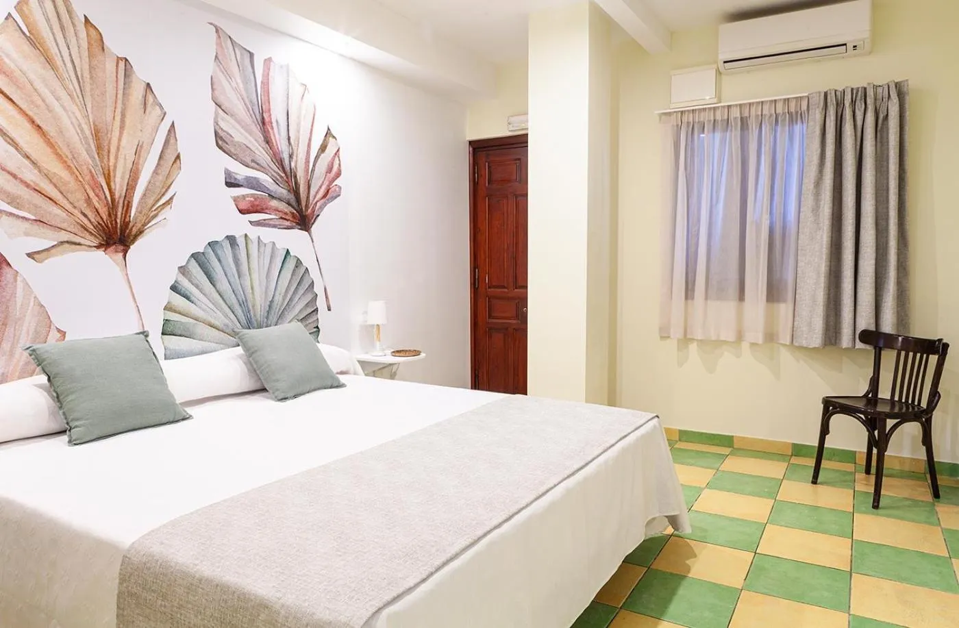 Bed in Hostal León Dormido