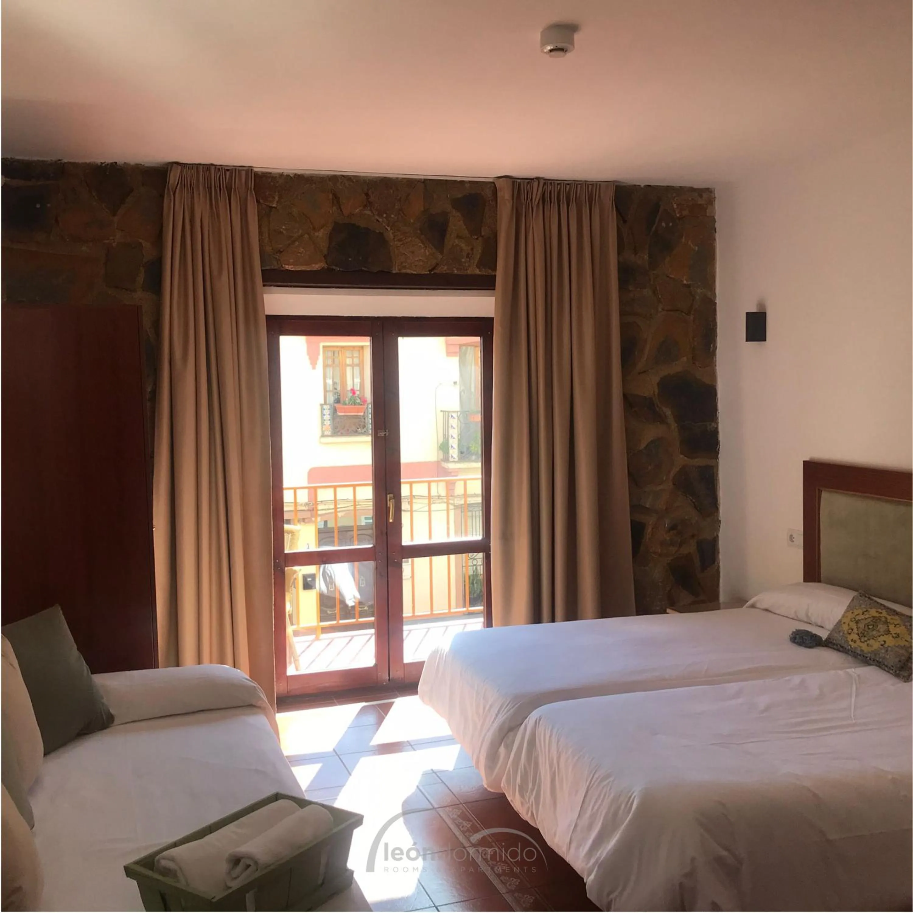 Bedroom, Bed in Hostal León Dormido