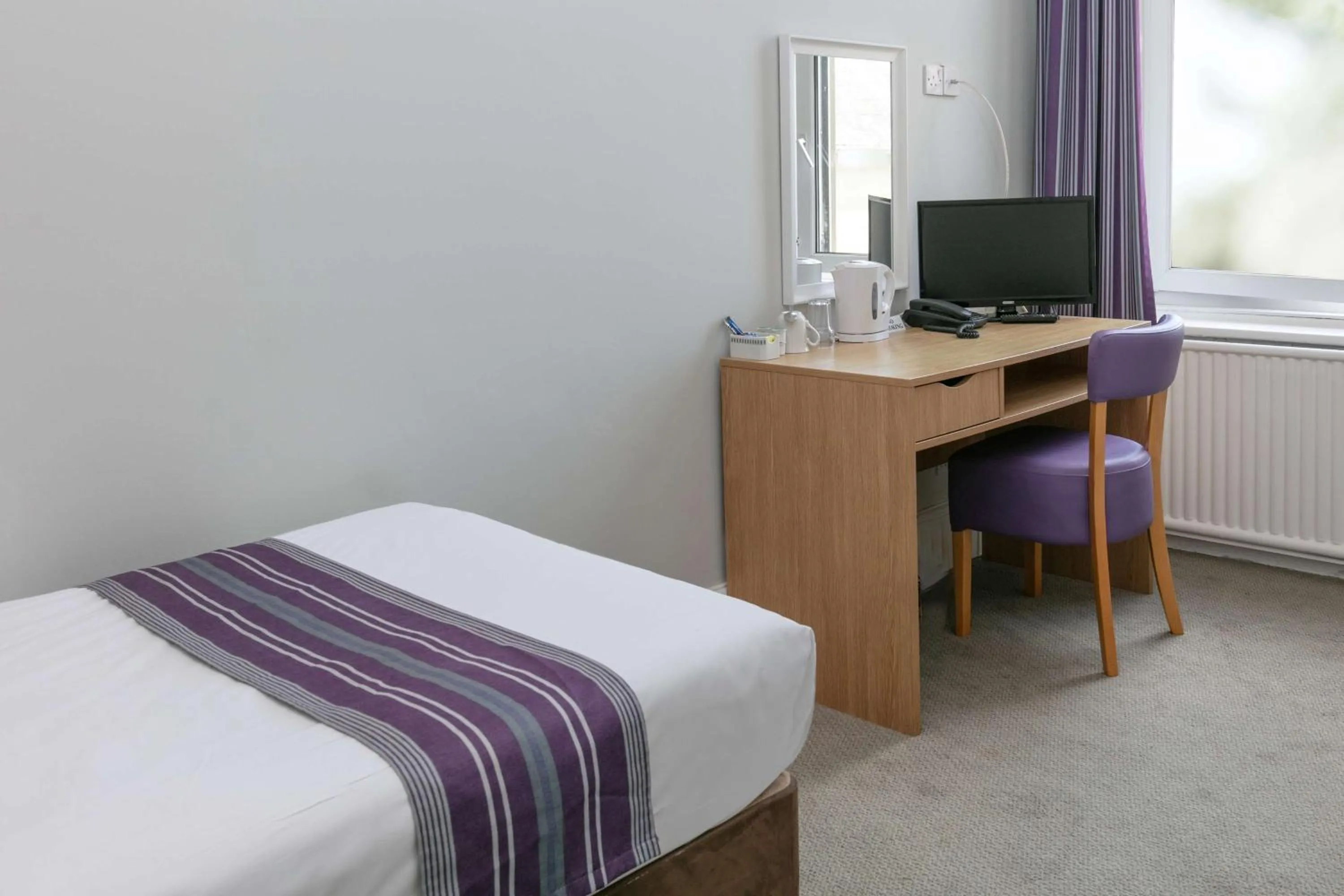 Photo of the whole room, Bed in Exmouth Beach Hotel