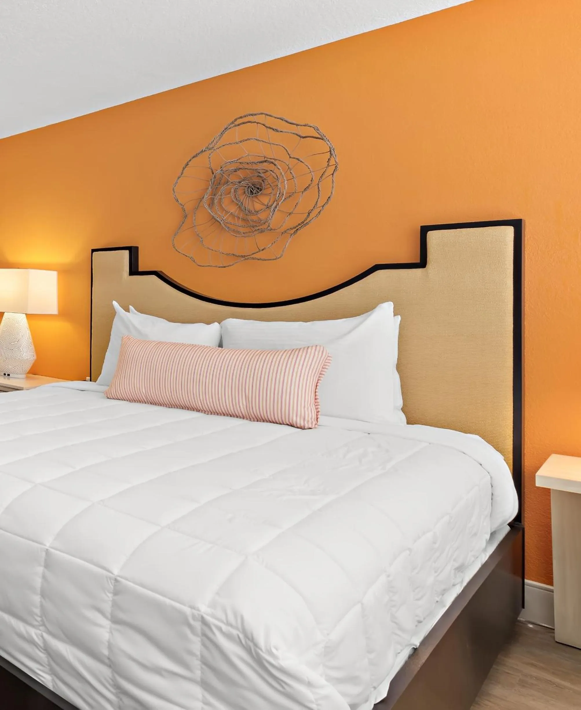 Bed in Bellwether Beach Resort