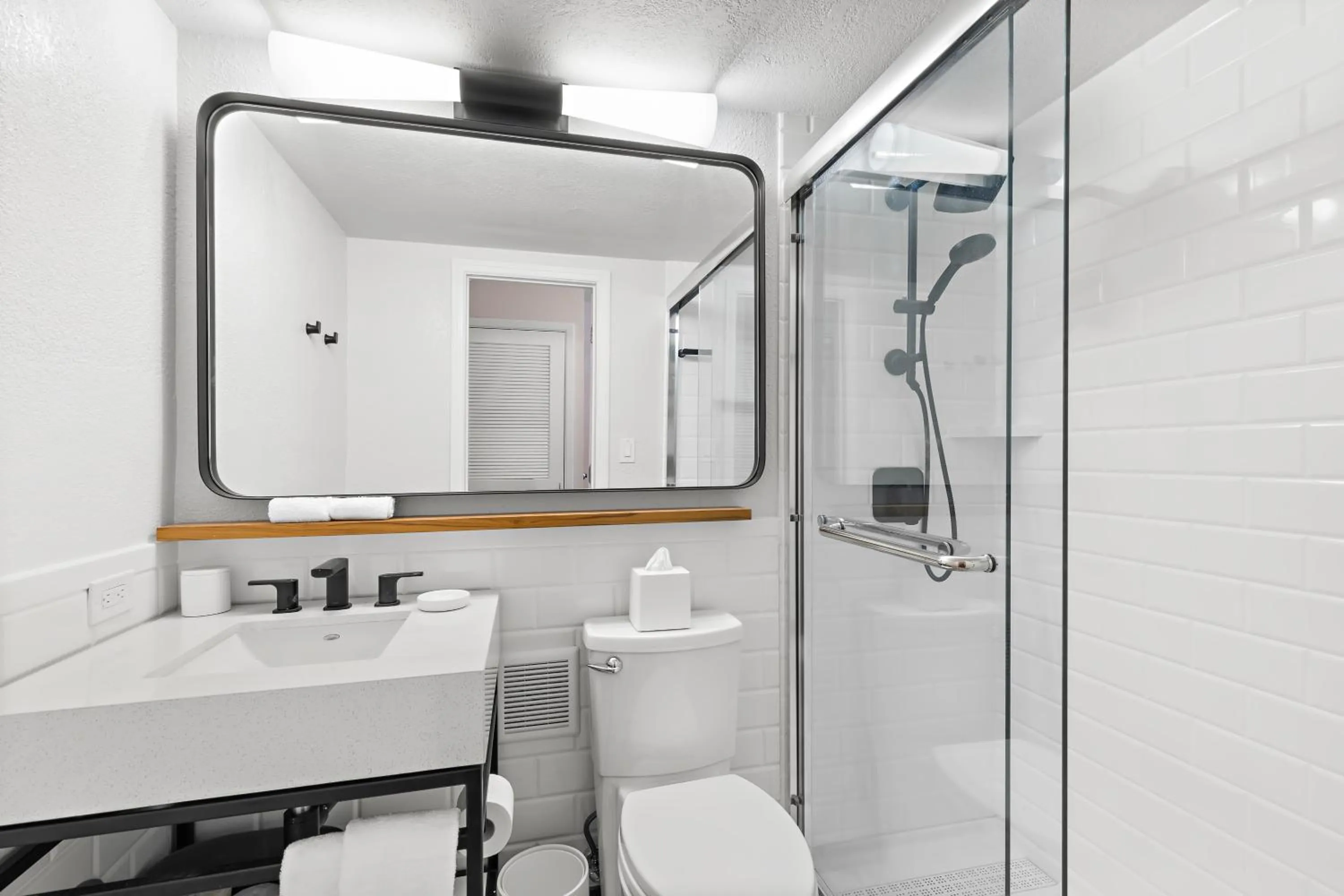 Bathroom in Bellwether Beach Resort