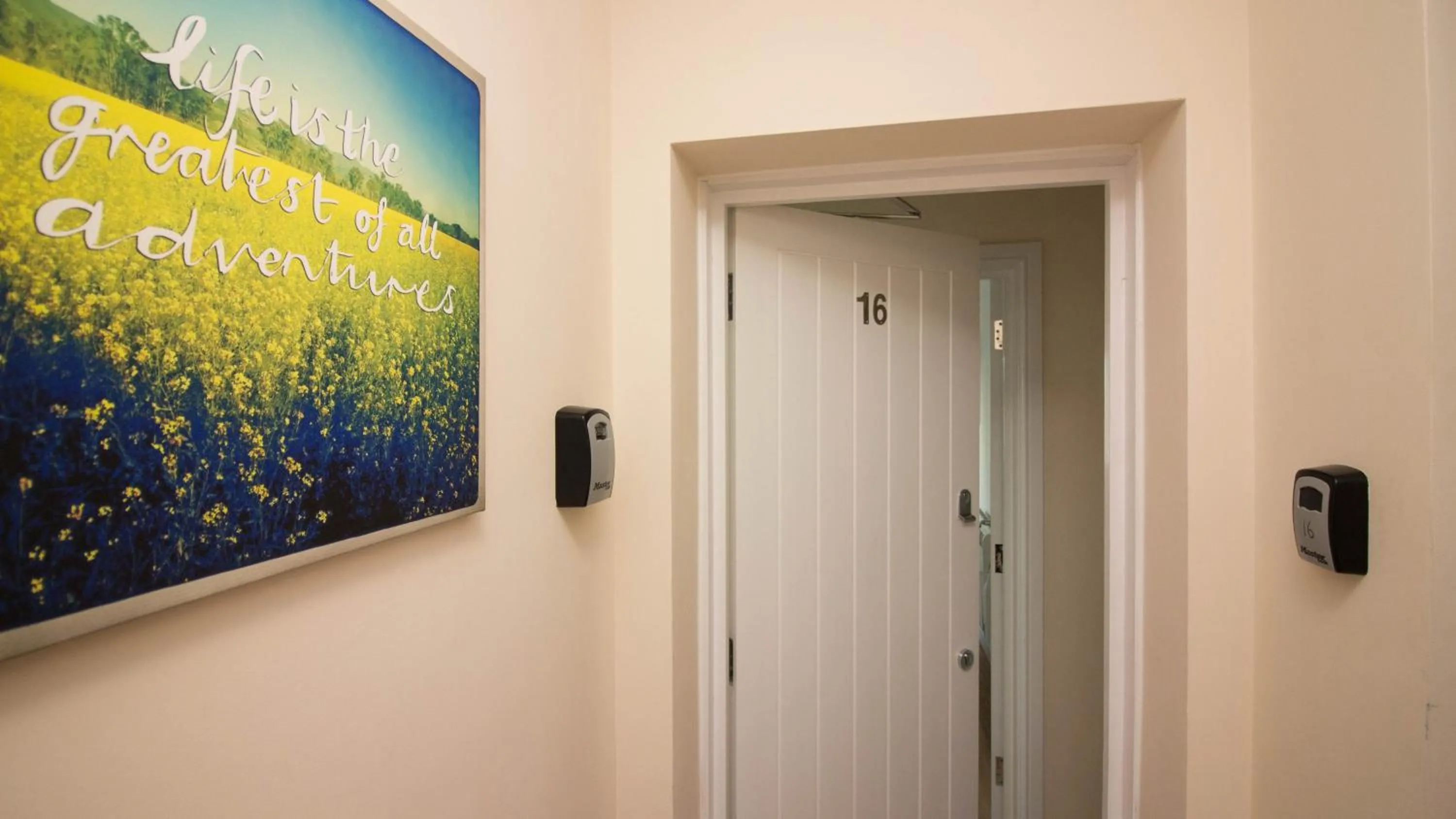 Other in StayZo Serviced Accommodation 16 Premier Lodge