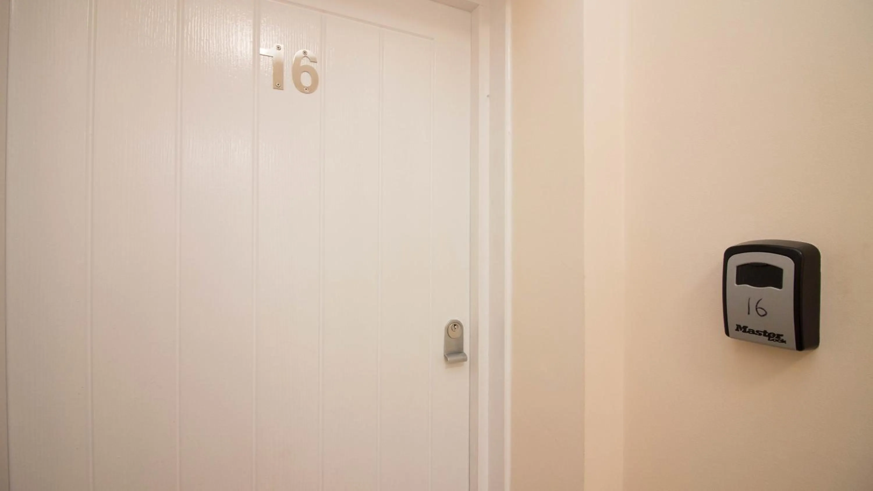 Other in StayZo Serviced Accommodation 16 Premier Lodge