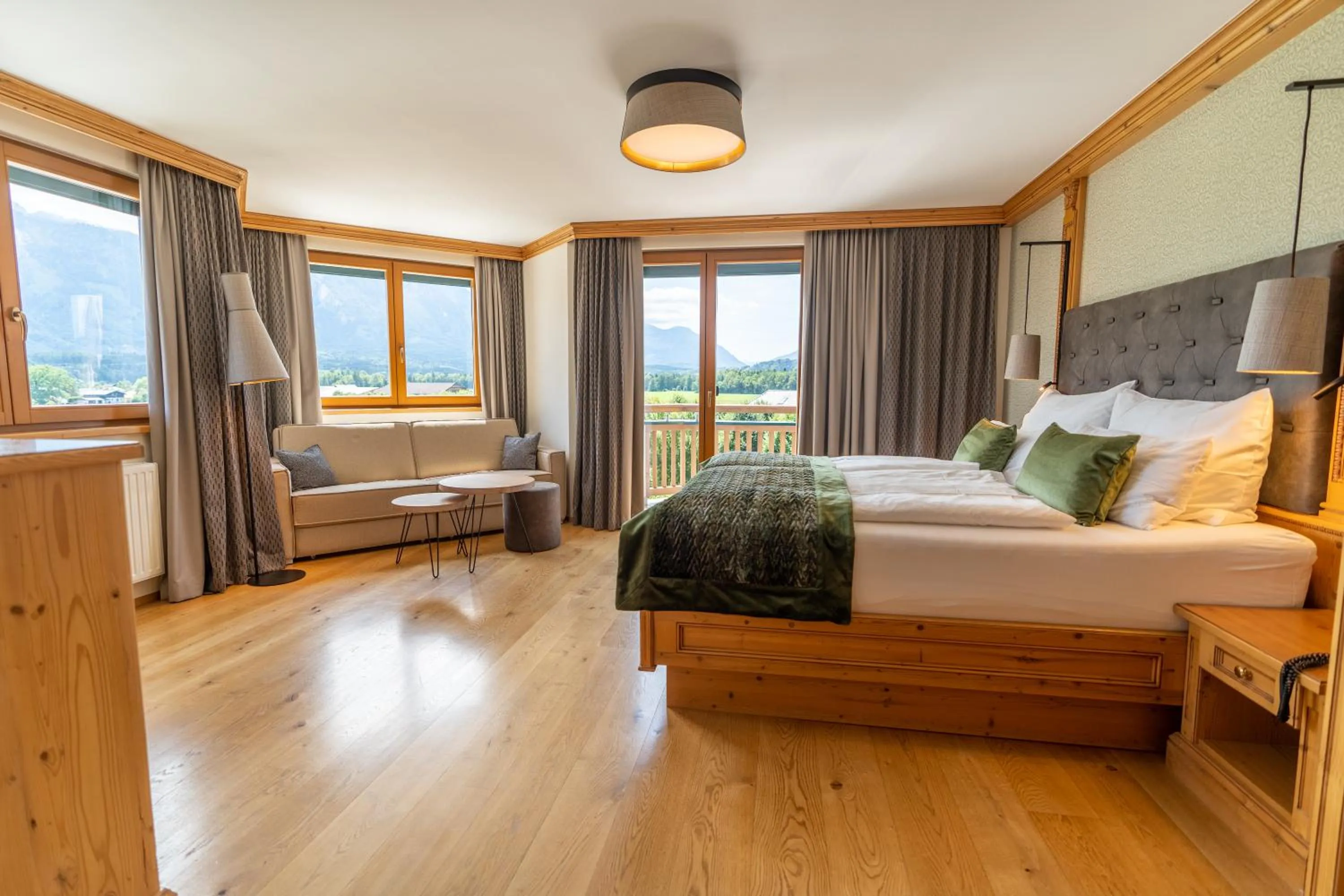 Photo of the whole room, Bed in Laschenskyhof Hotel & Spa