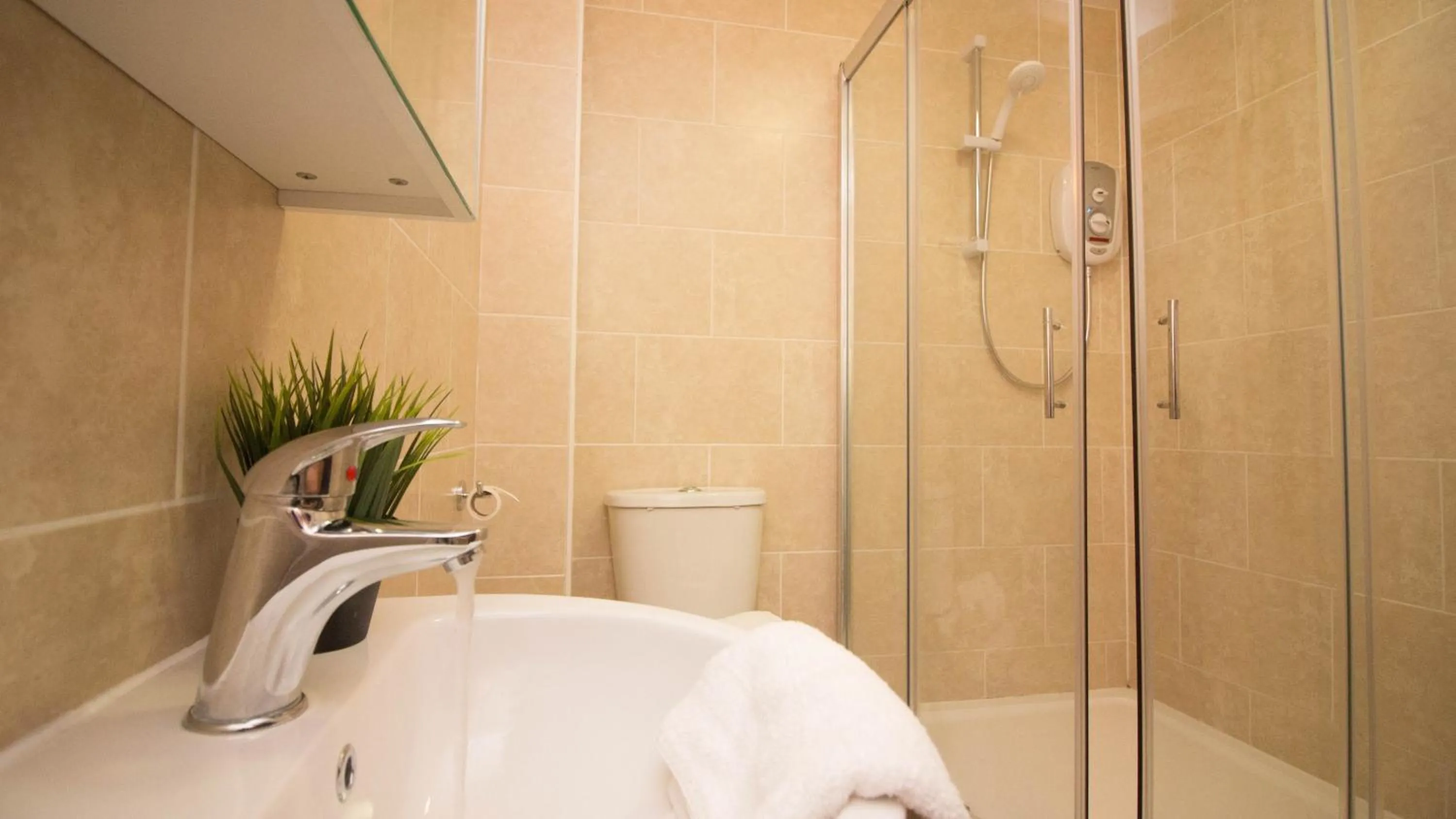 Other in StayZo Stylish Accommodation in Southampton 10