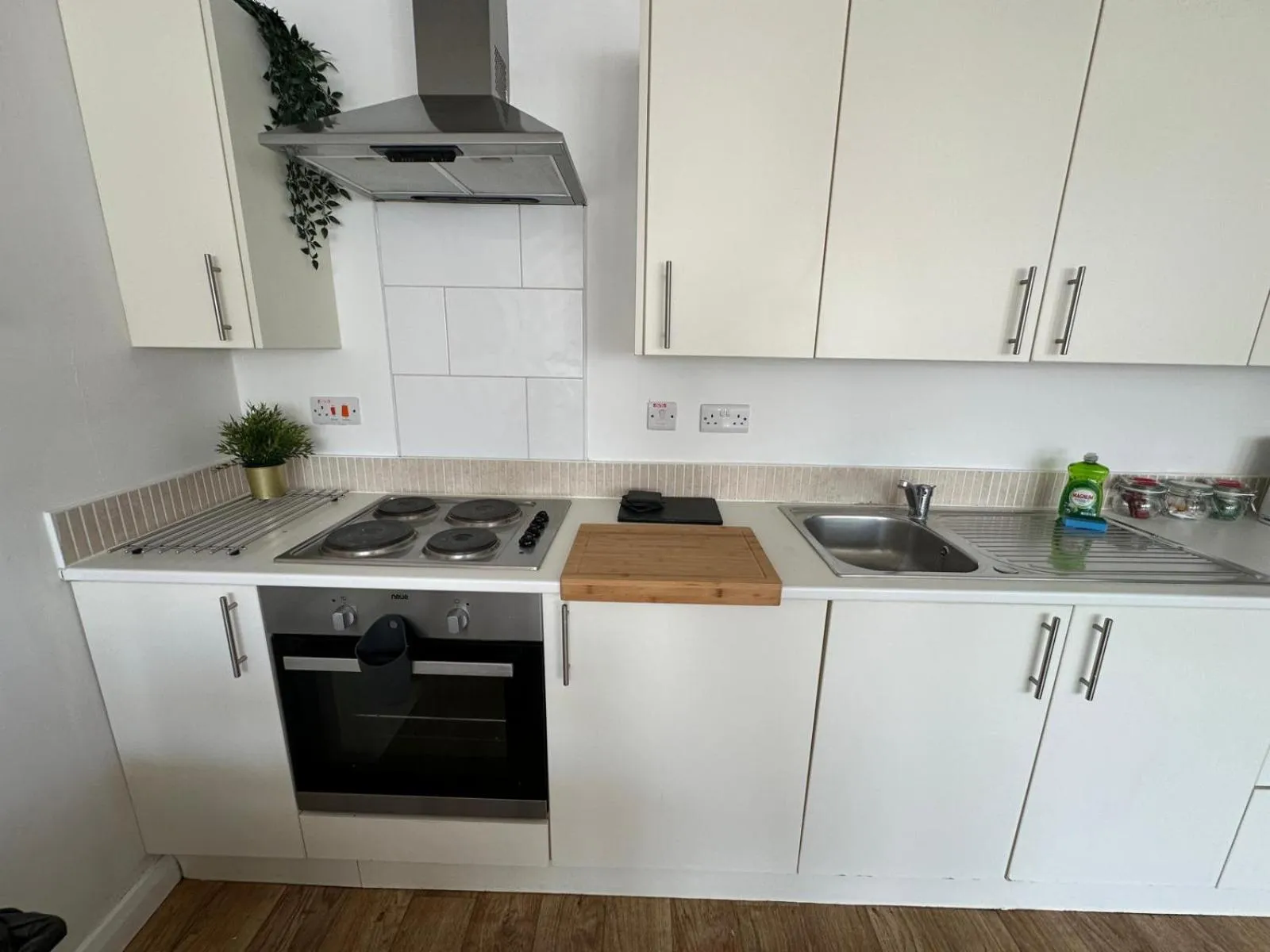 kitchen in Stylish Accommodation in Southampton City Centre 10