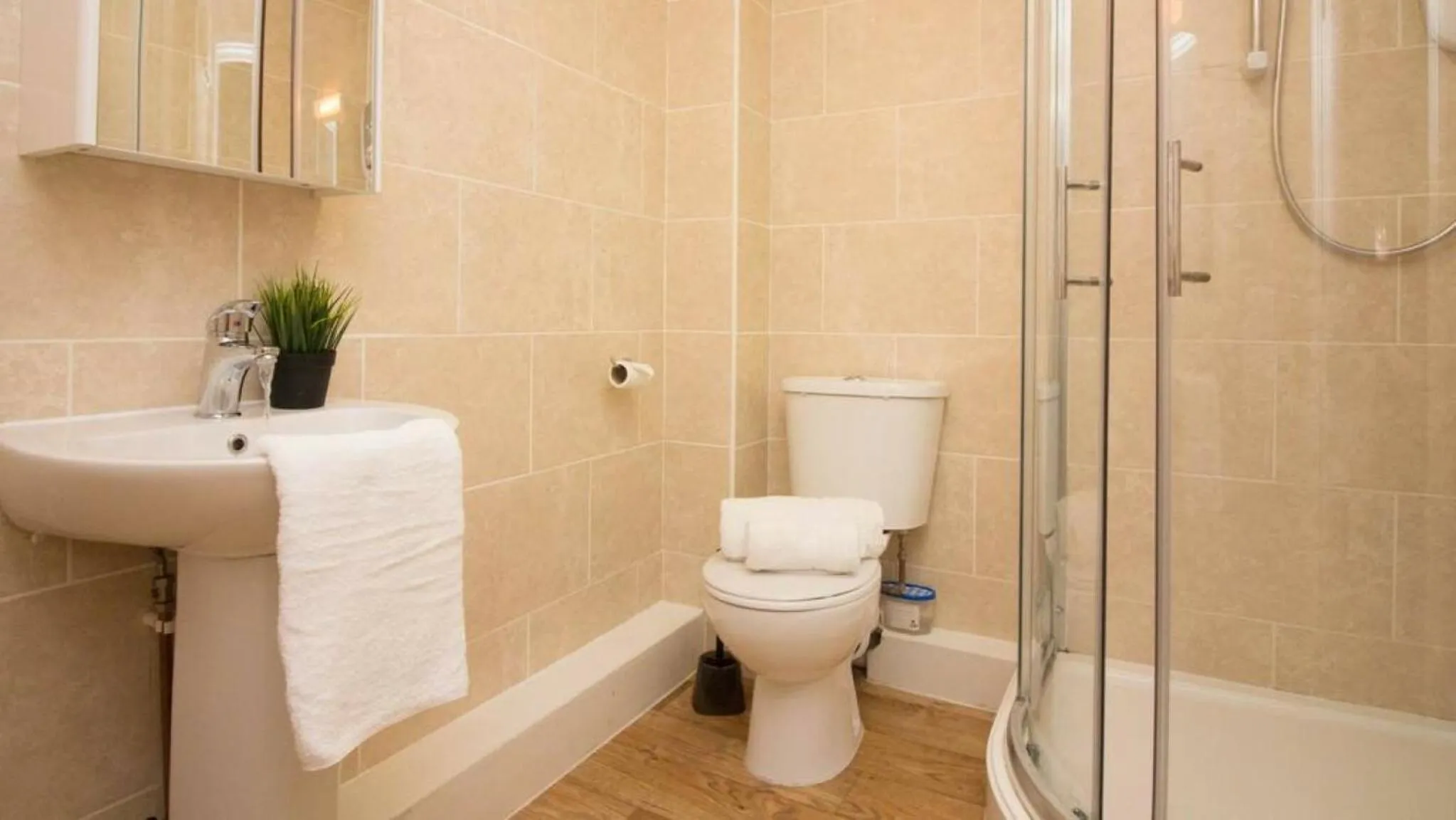 Other in StayZo Stylish Accommodation in Southampton 10