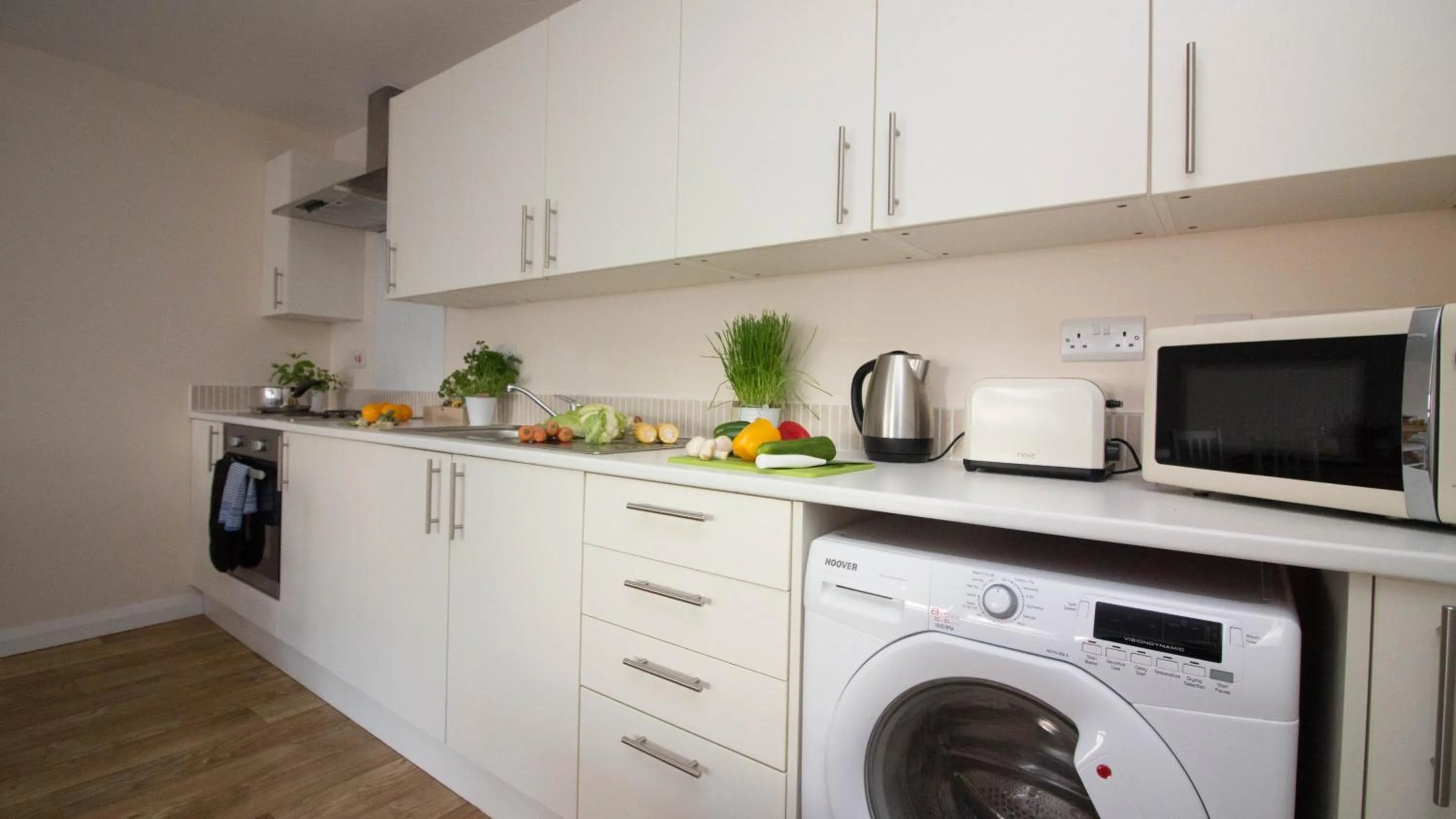 StayZo Castle Point 6 Apartment - Premier Lodge