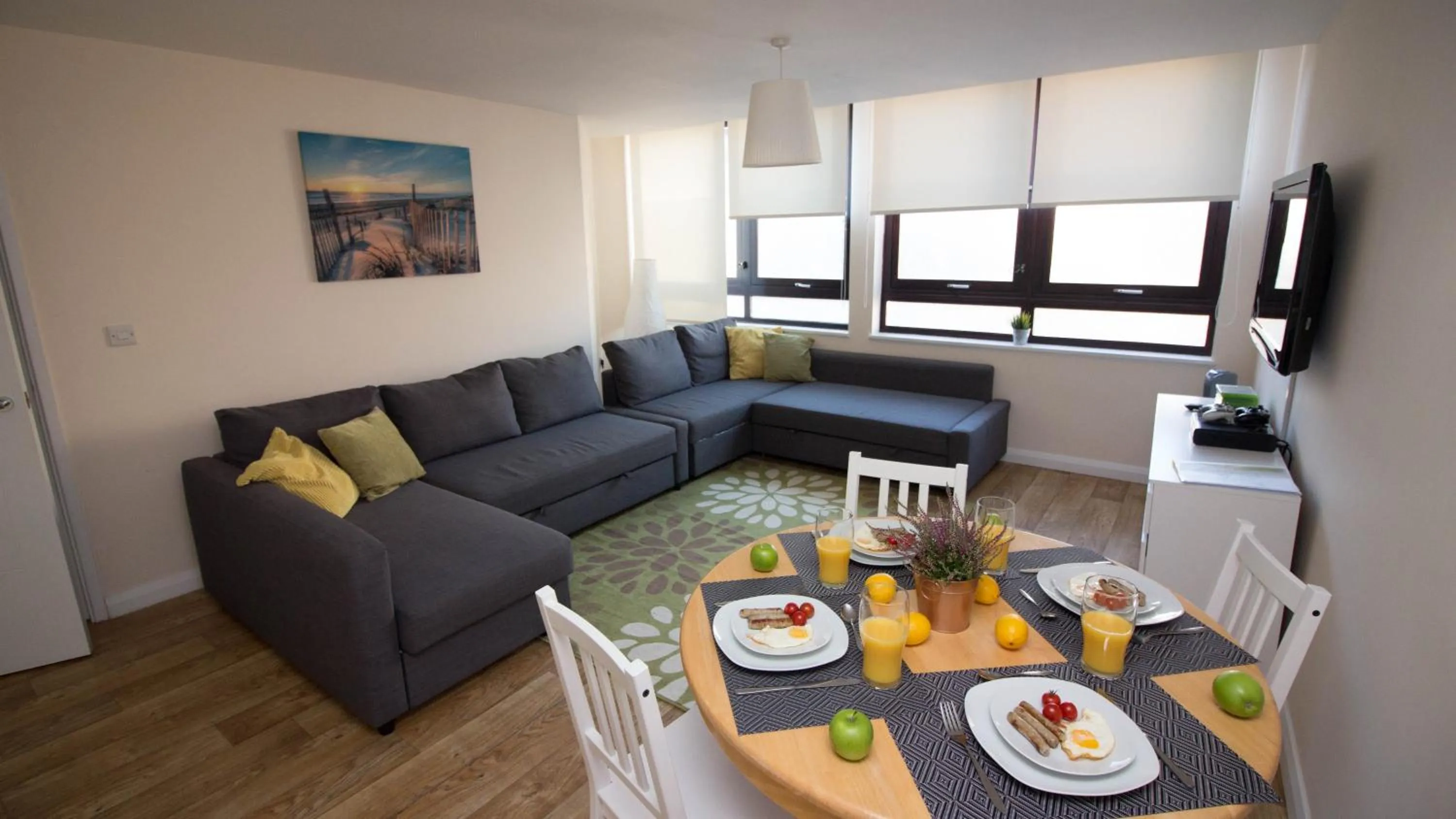 StayZo Castle Point 6 Apartment - Premier Lodge