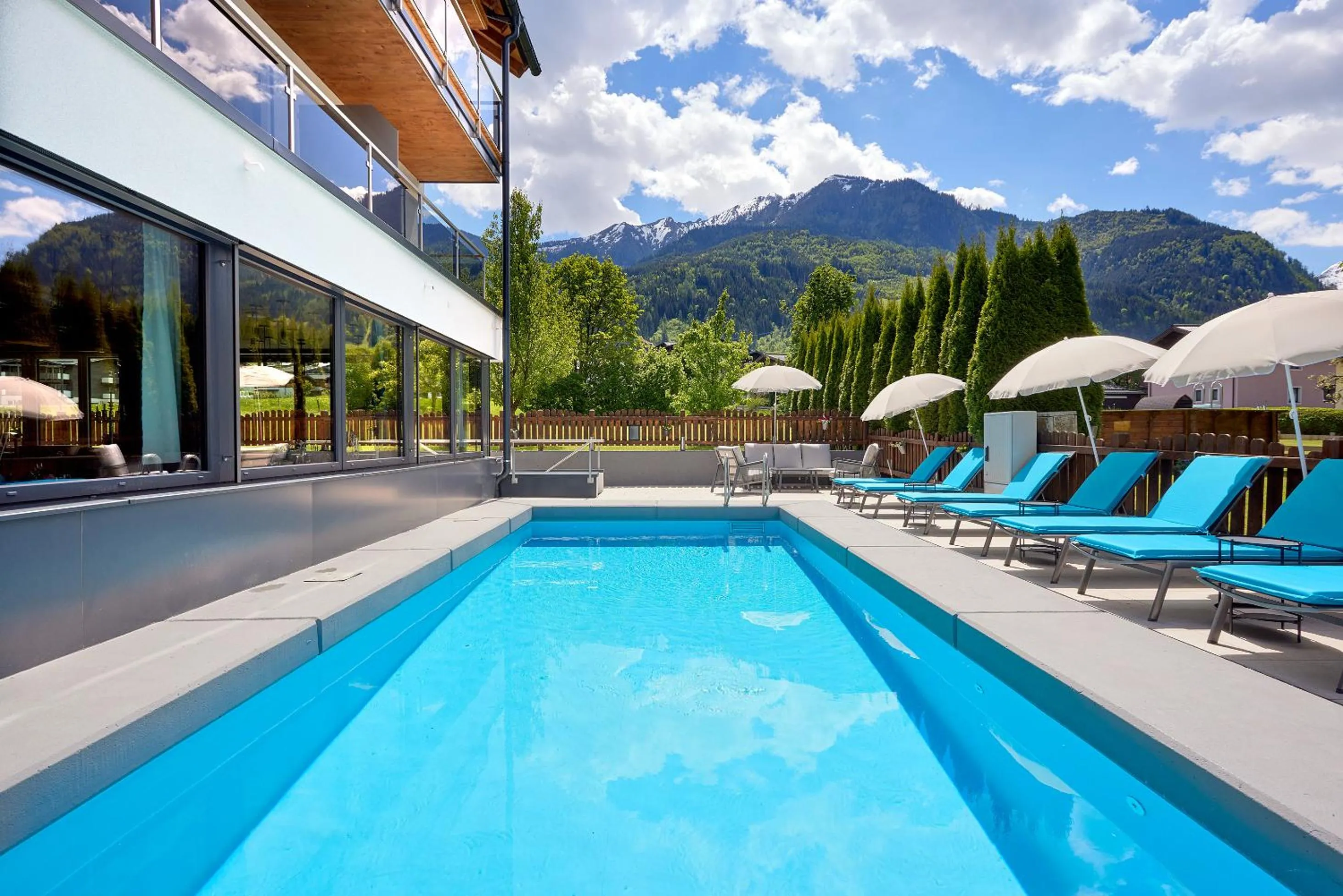 Swimming pool in HOTEL SONNBLICK, Kaprun, Salzburg - am Kitzsteinhorn Gletscher