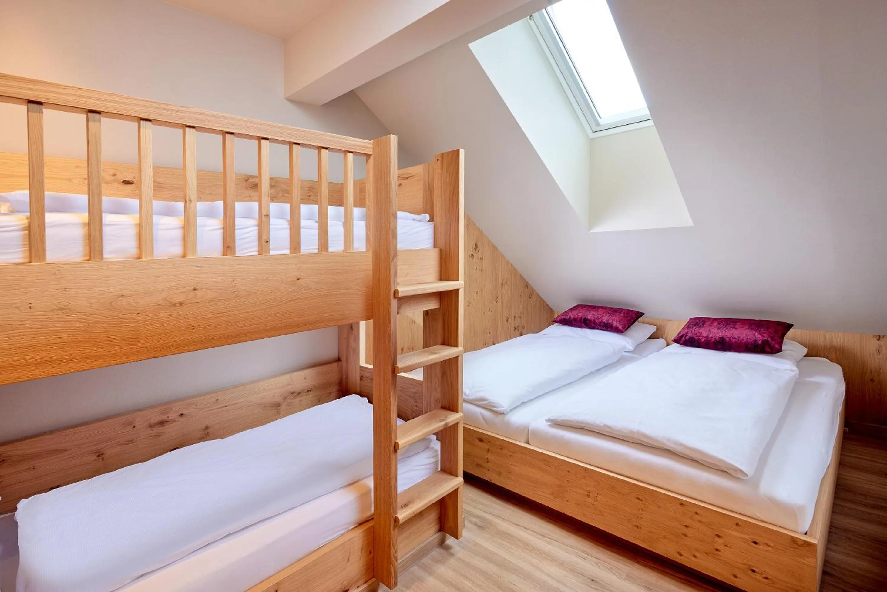 children, Bed in HOTEL SONNBLICK, Kaprun, Salzburg - am Kitzsteinhorn Gletscher