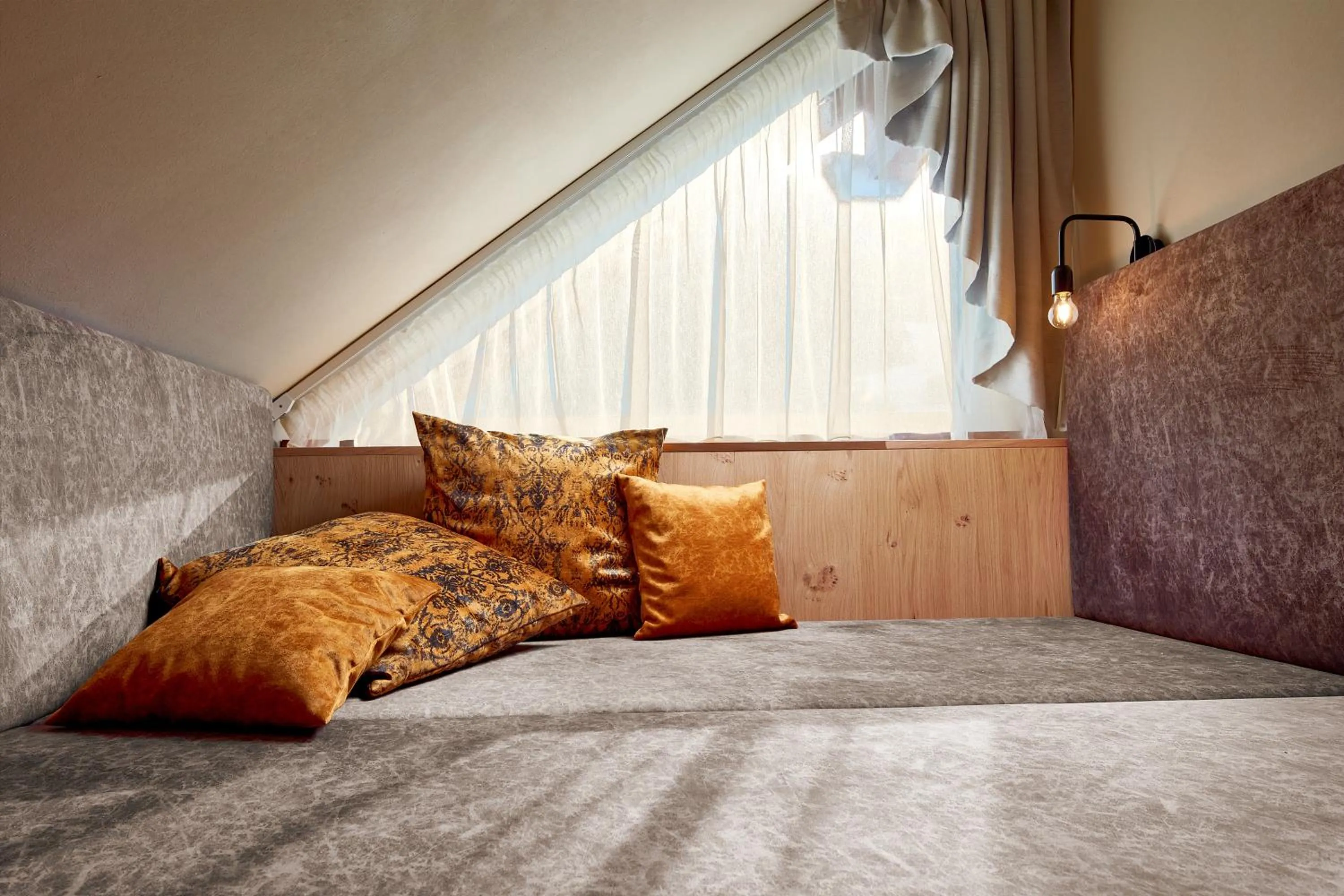 Seating area, Bed in HOTEL SONNBLICK, Kaprun, Salzburg - am Kitzsteinhorn Gletscher