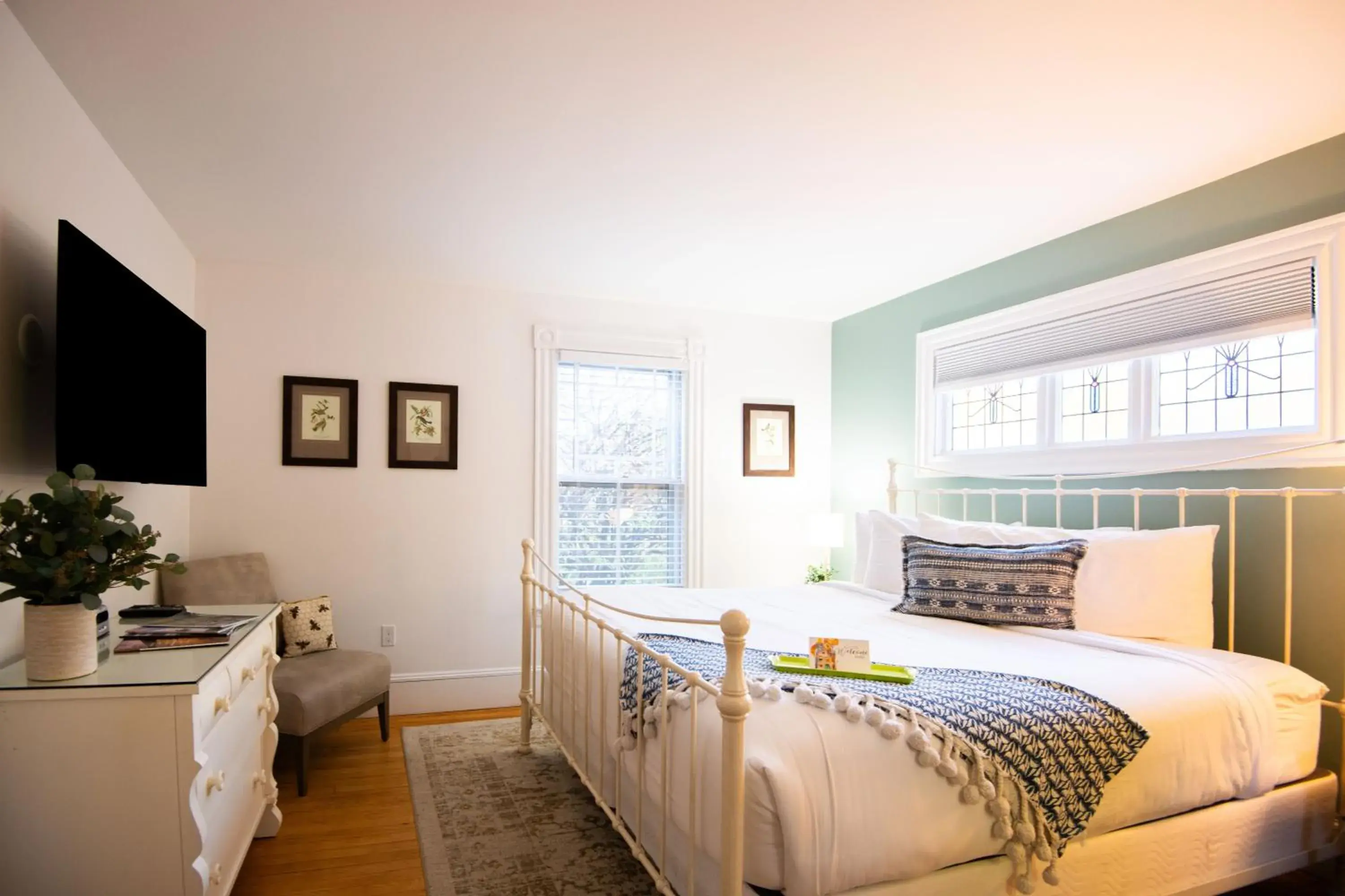 Chauffeur's Cottage First Floor in Sand Bar Cottage Inn Chauffeur's Cottage First Floor in Sand Bar Cottage Inn