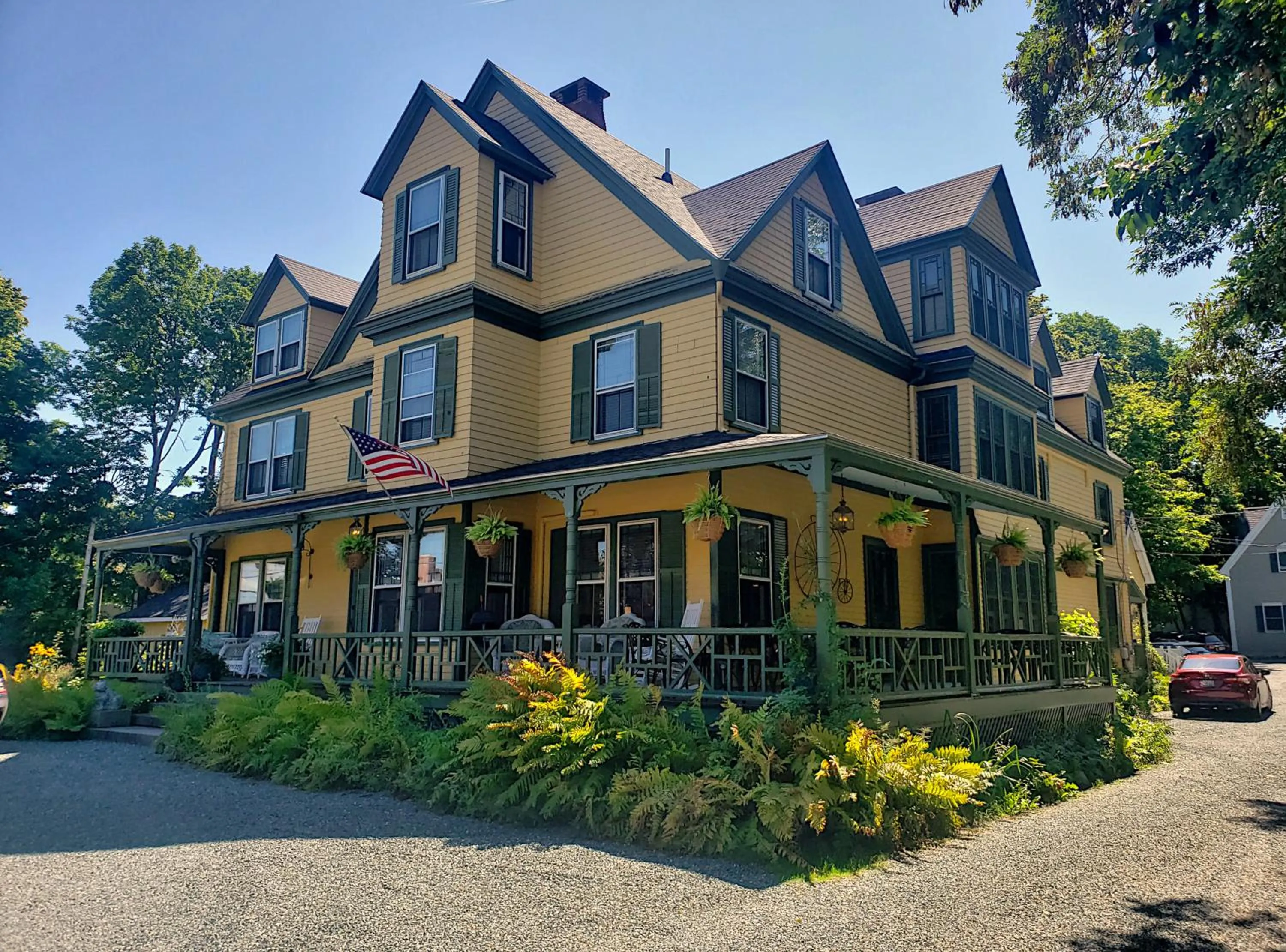Property building in Sand Bar Cottage Inn