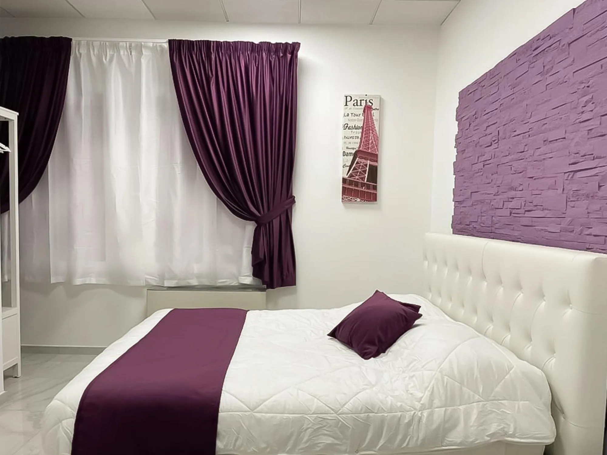 Bed in Royal Central Room