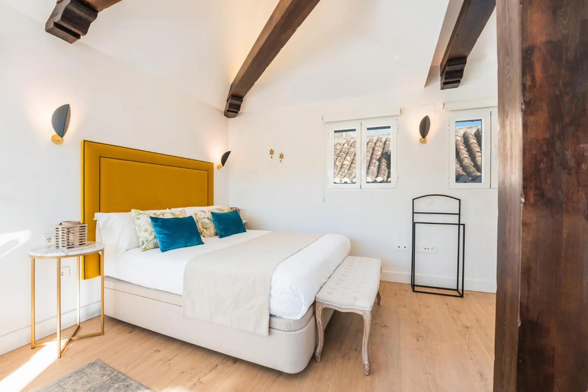 Bed in Debambú Suites