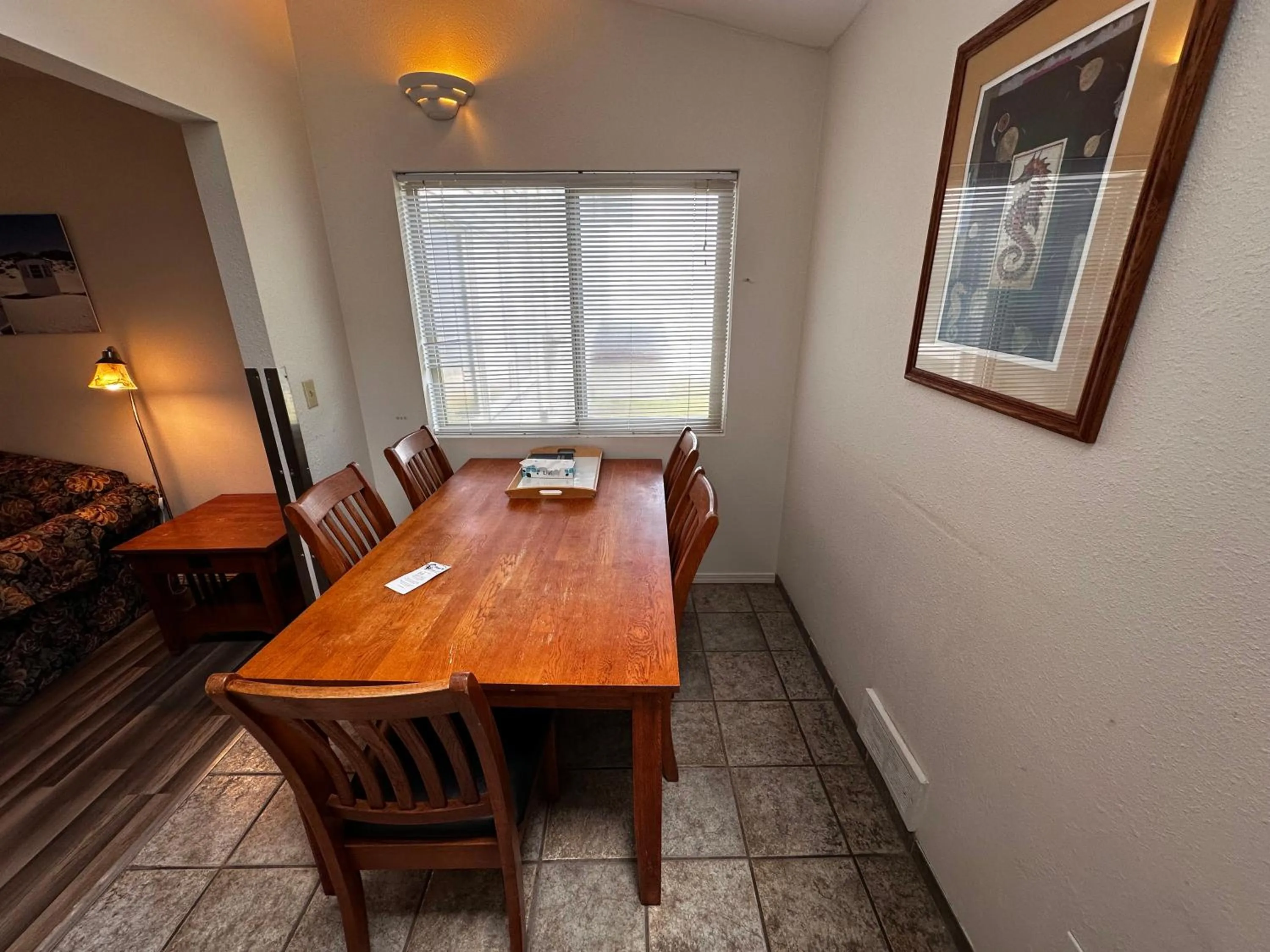 Dining area in Seahorse Oceanfront Lodge