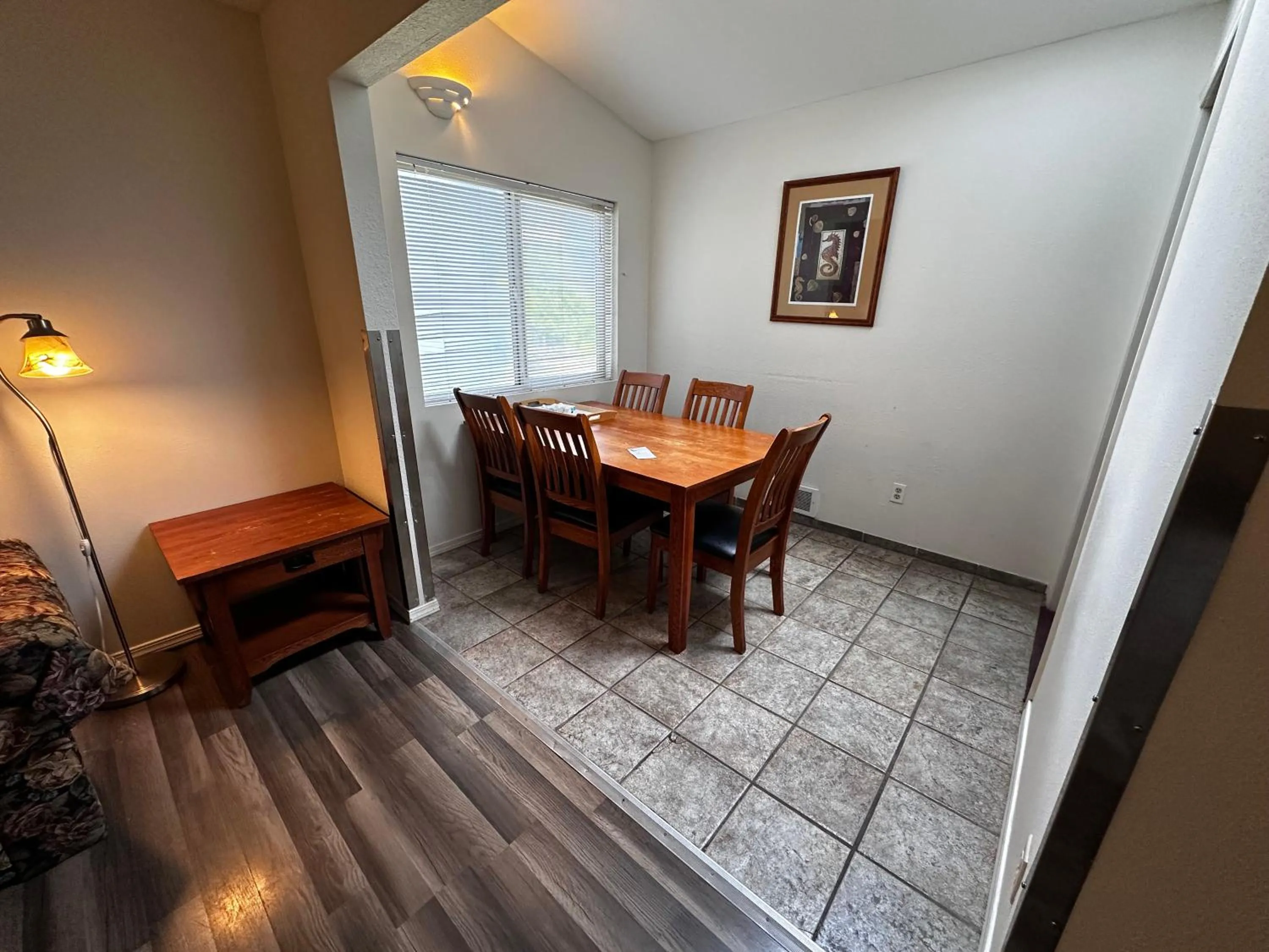 Dining area in Seahorse Oceanfront Lodge