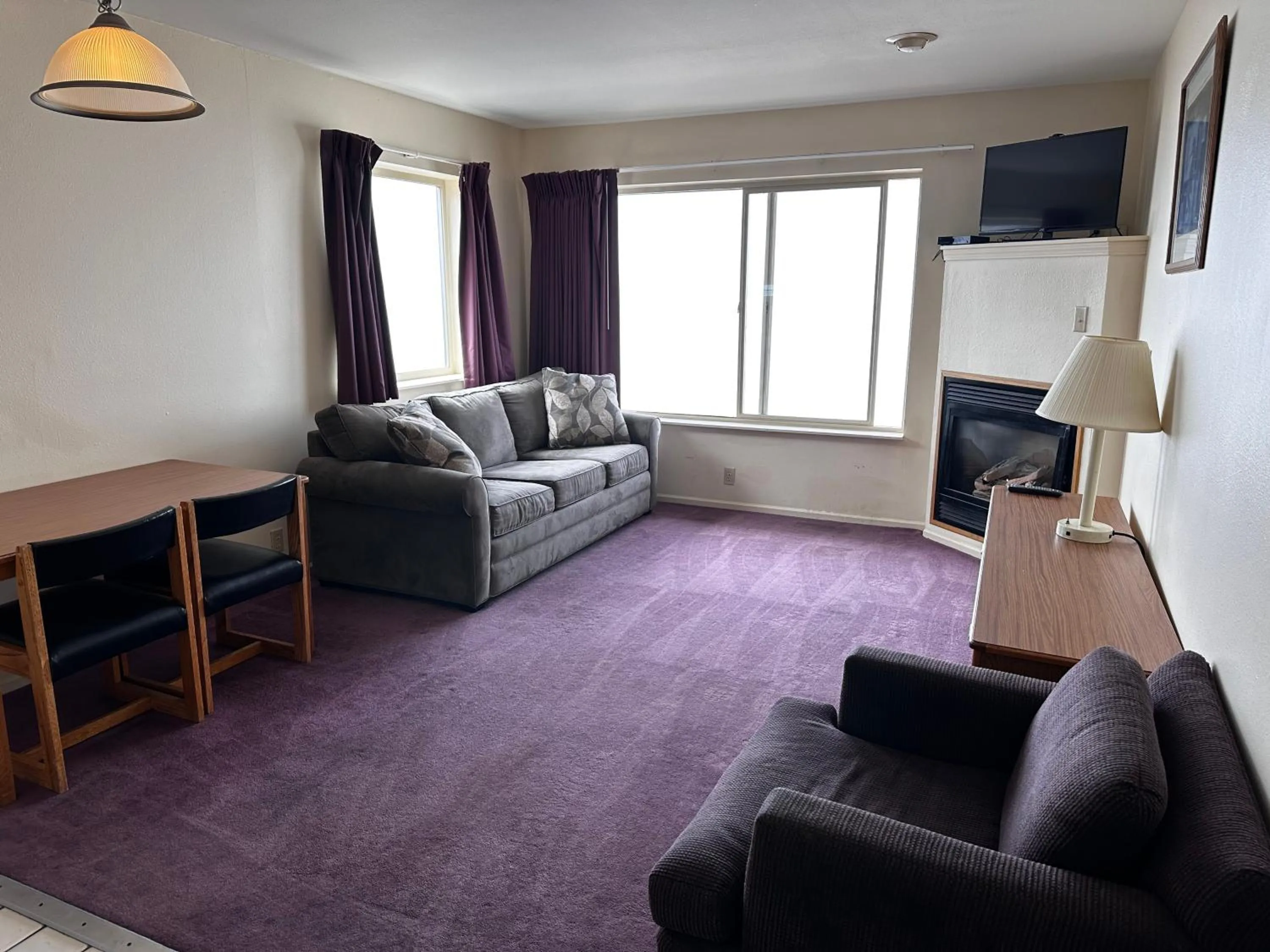 TV and multimedia in Seahorse Oceanfront Lodge