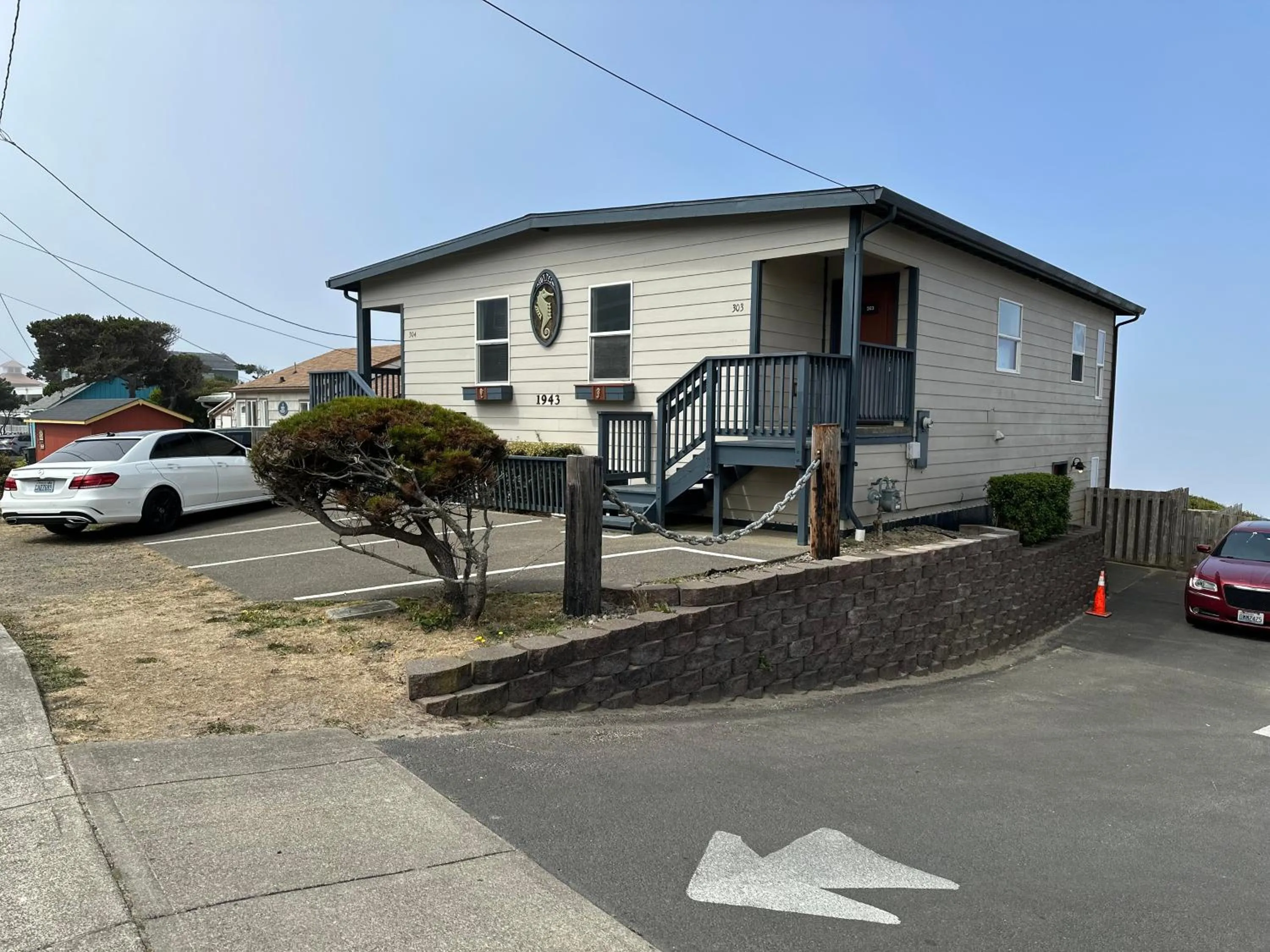 Property building in Seahorse Oceanfront Lodge