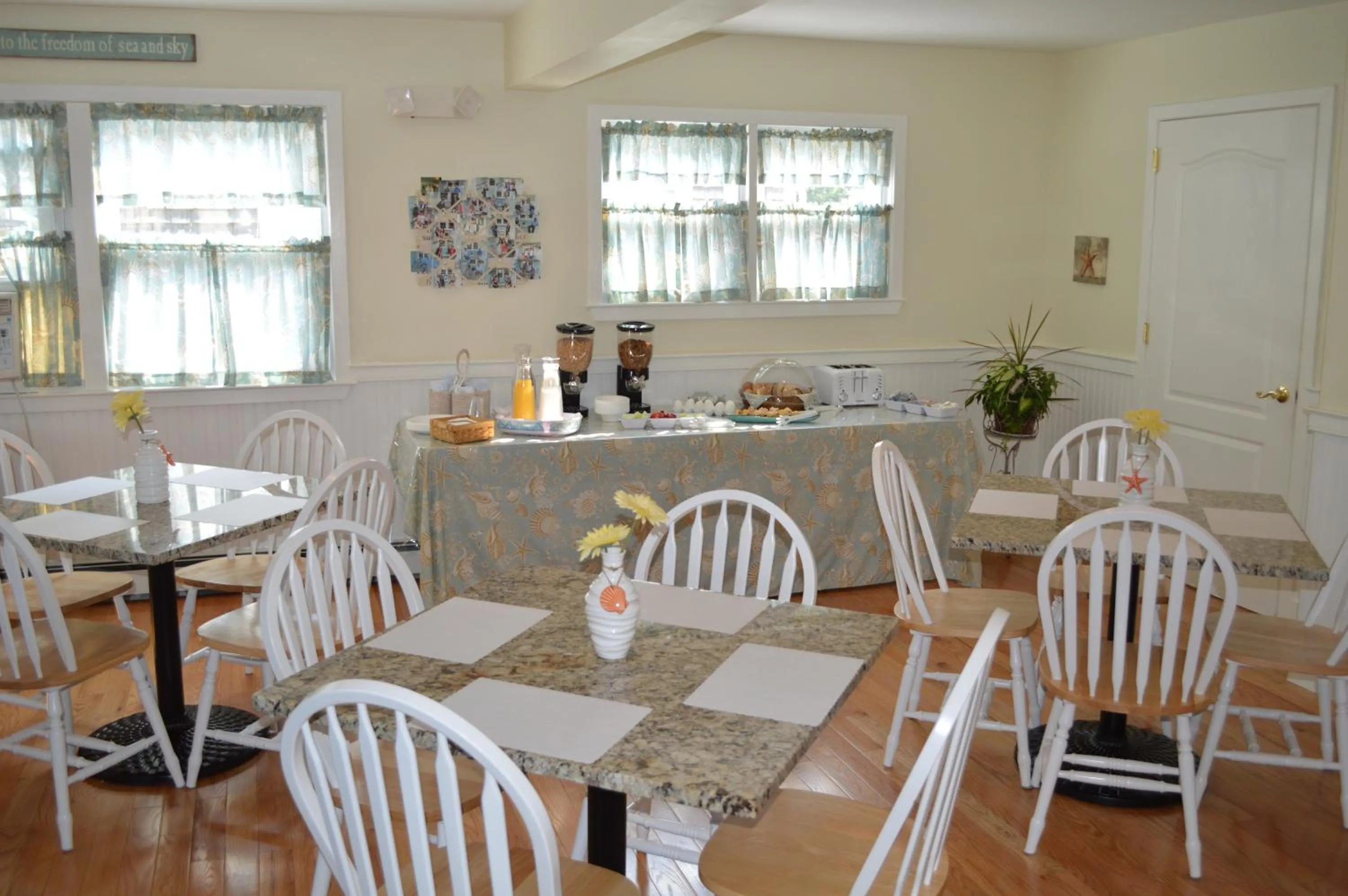 Coffee/tea facilities in The Escape Inn