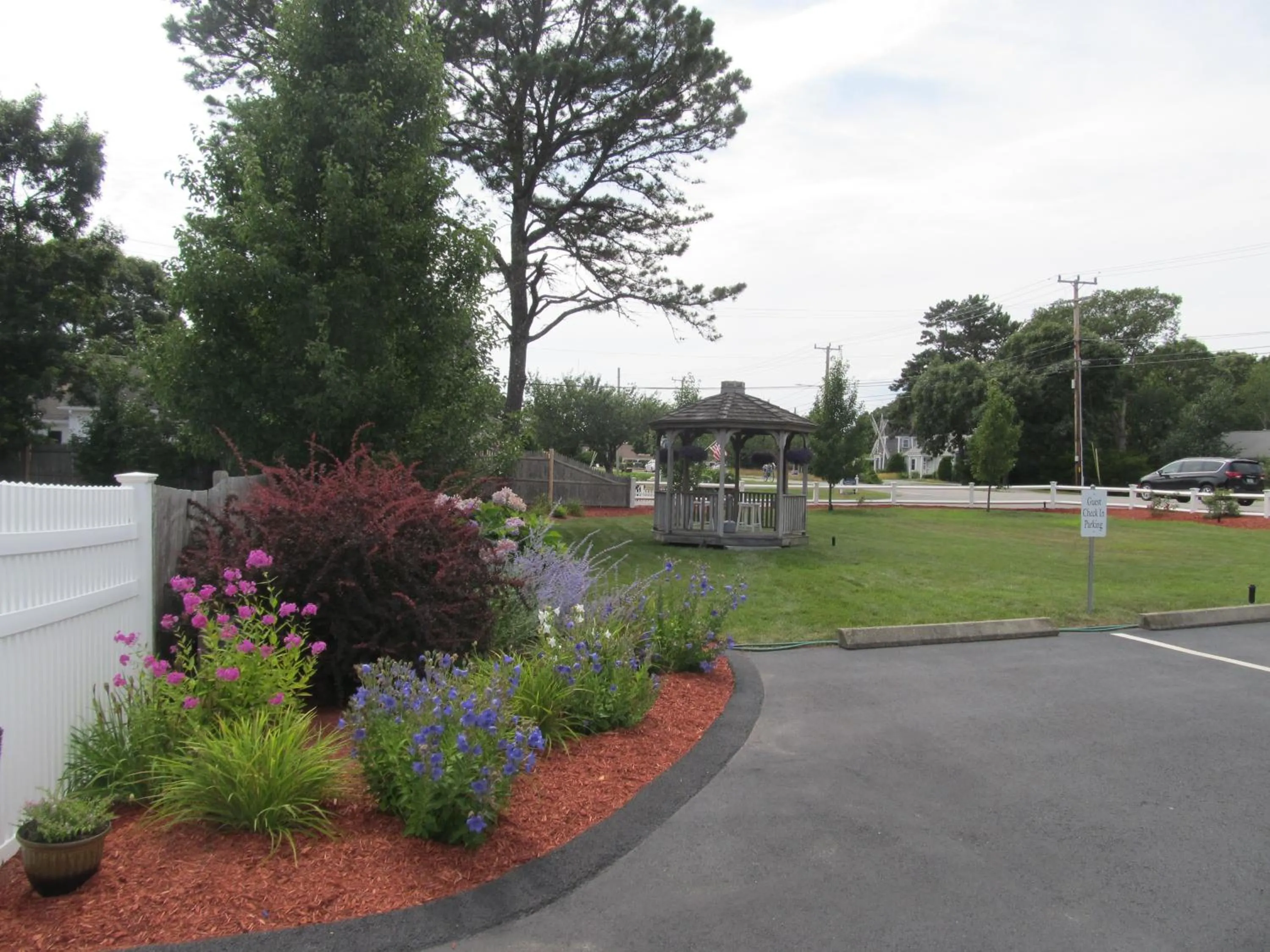 Garden in The Escape Inn