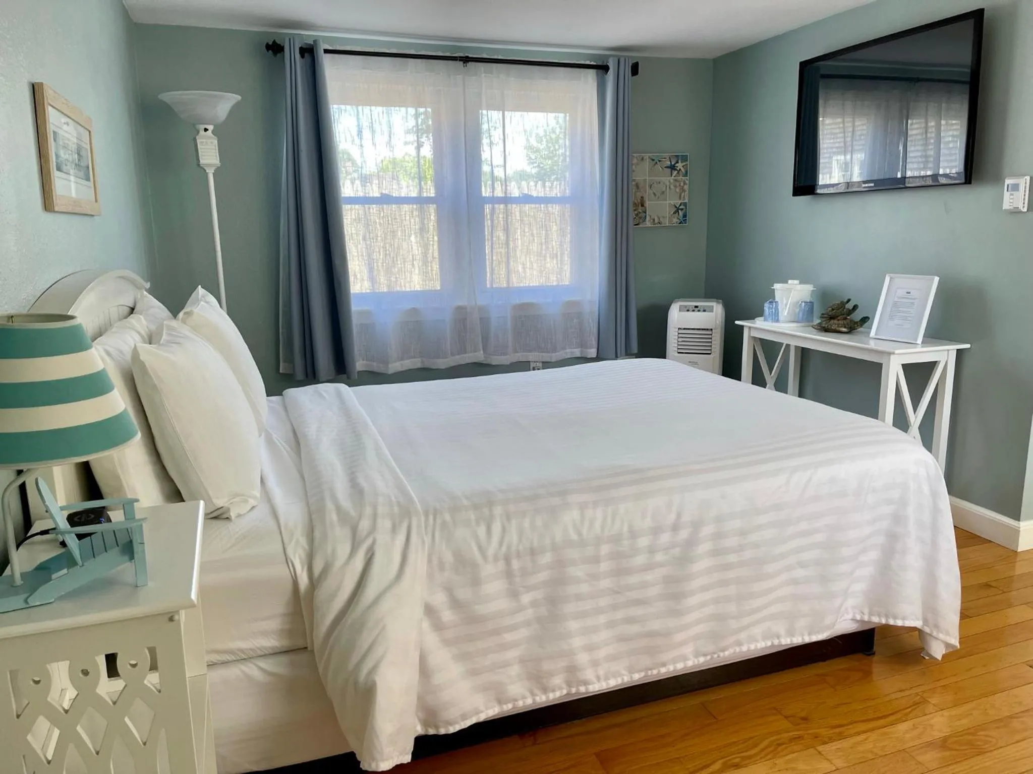 Bed in The Escape Inn