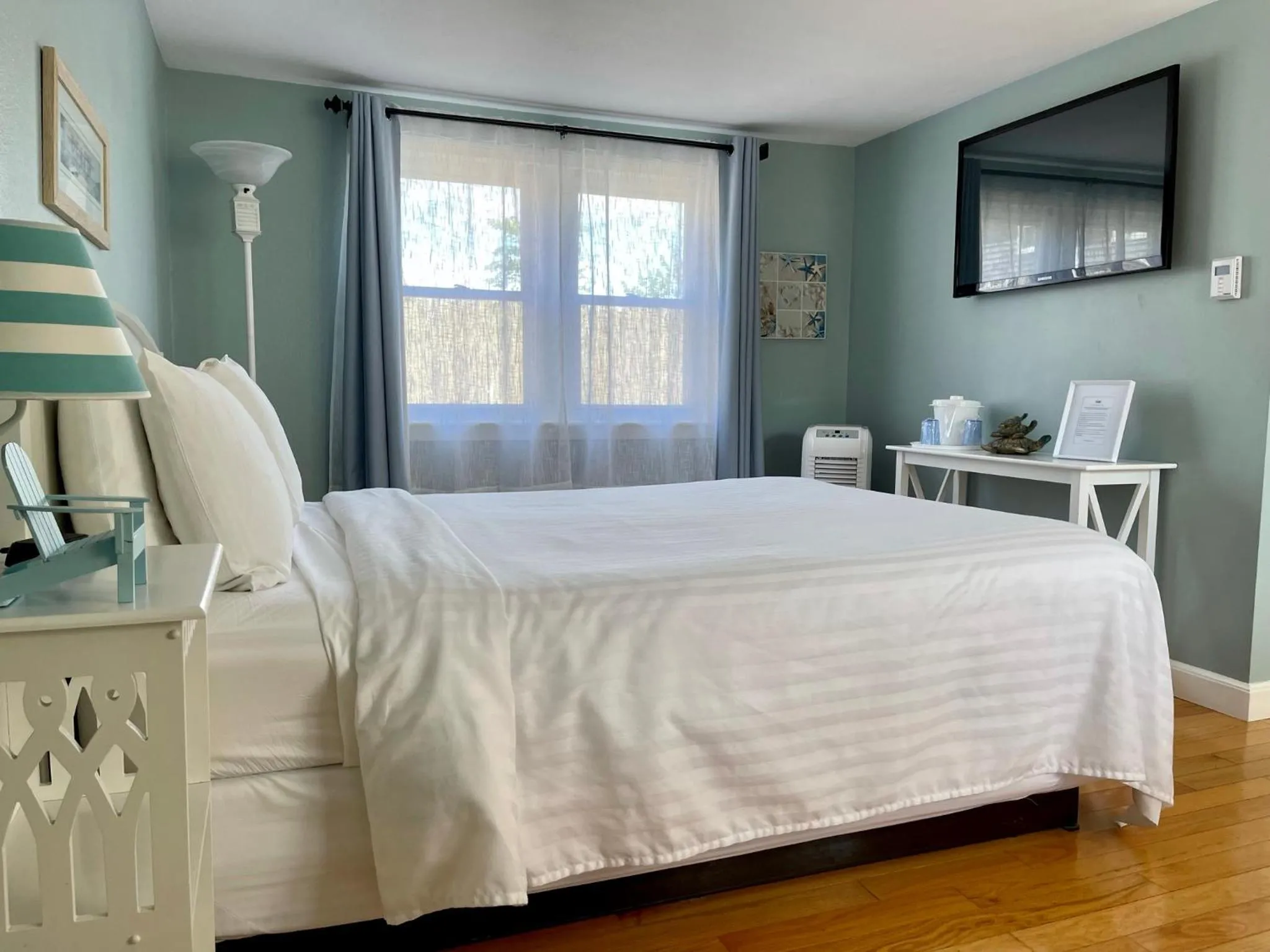 Bed in The Escape Inn