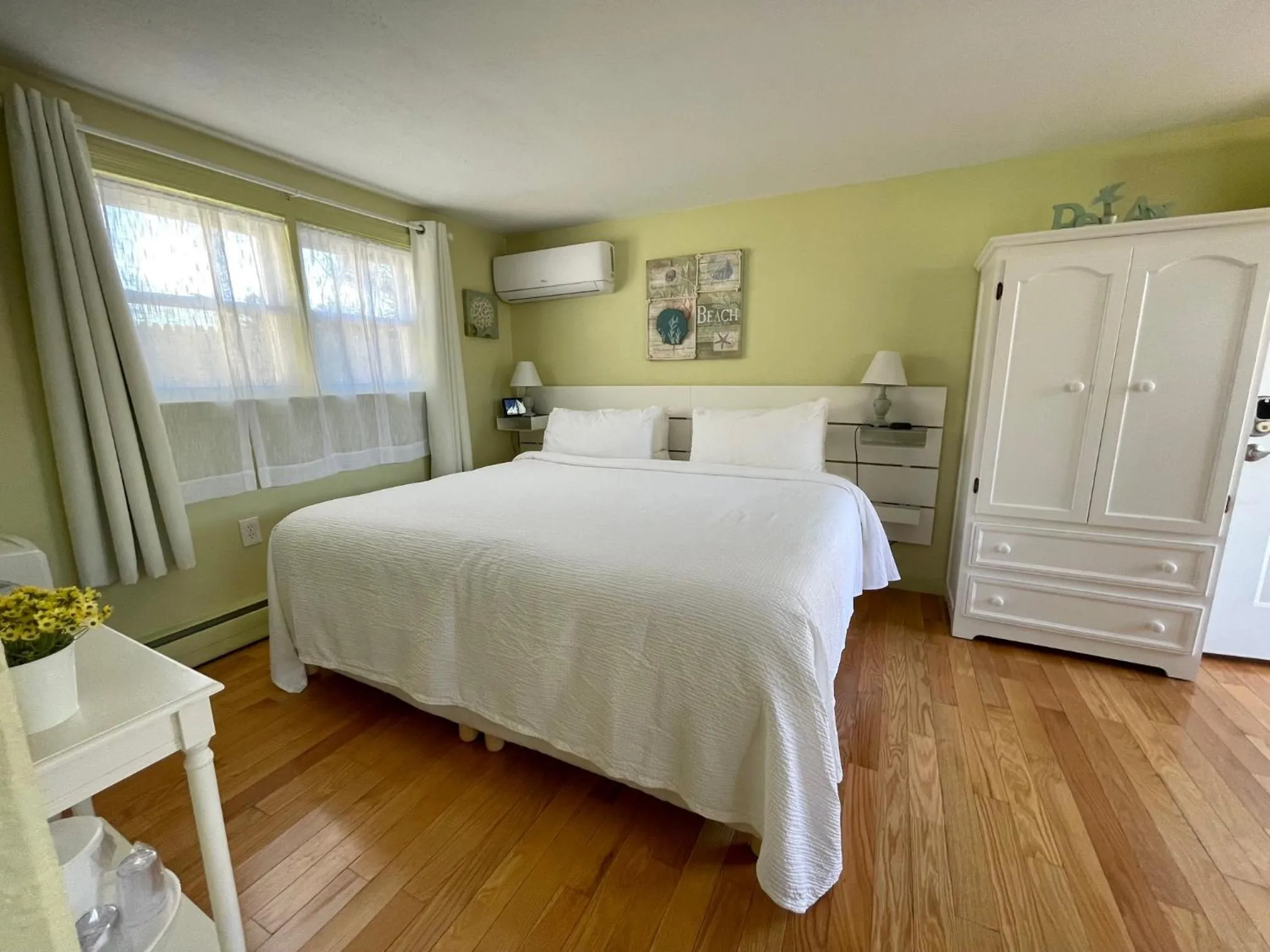 Bed in The Escape Inn