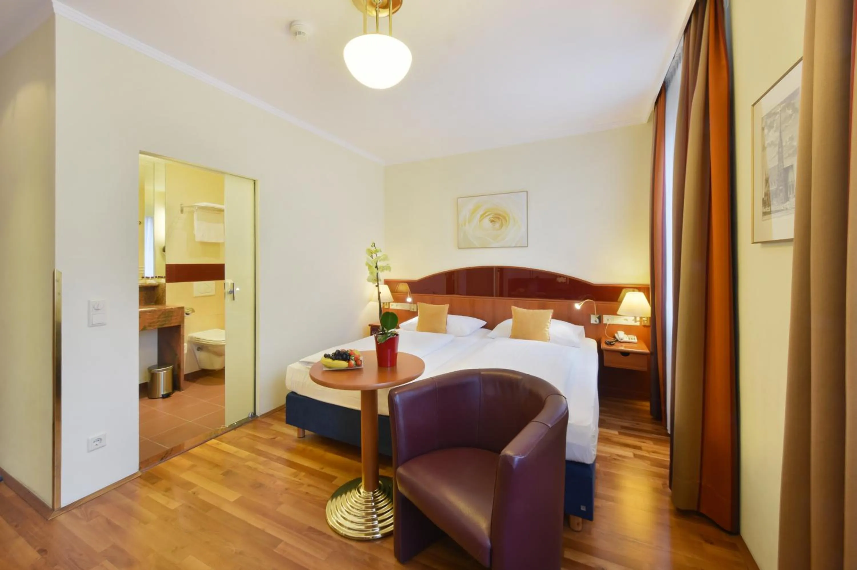 Photo of the whole room, Bed in Austria Classic Hotel Wien