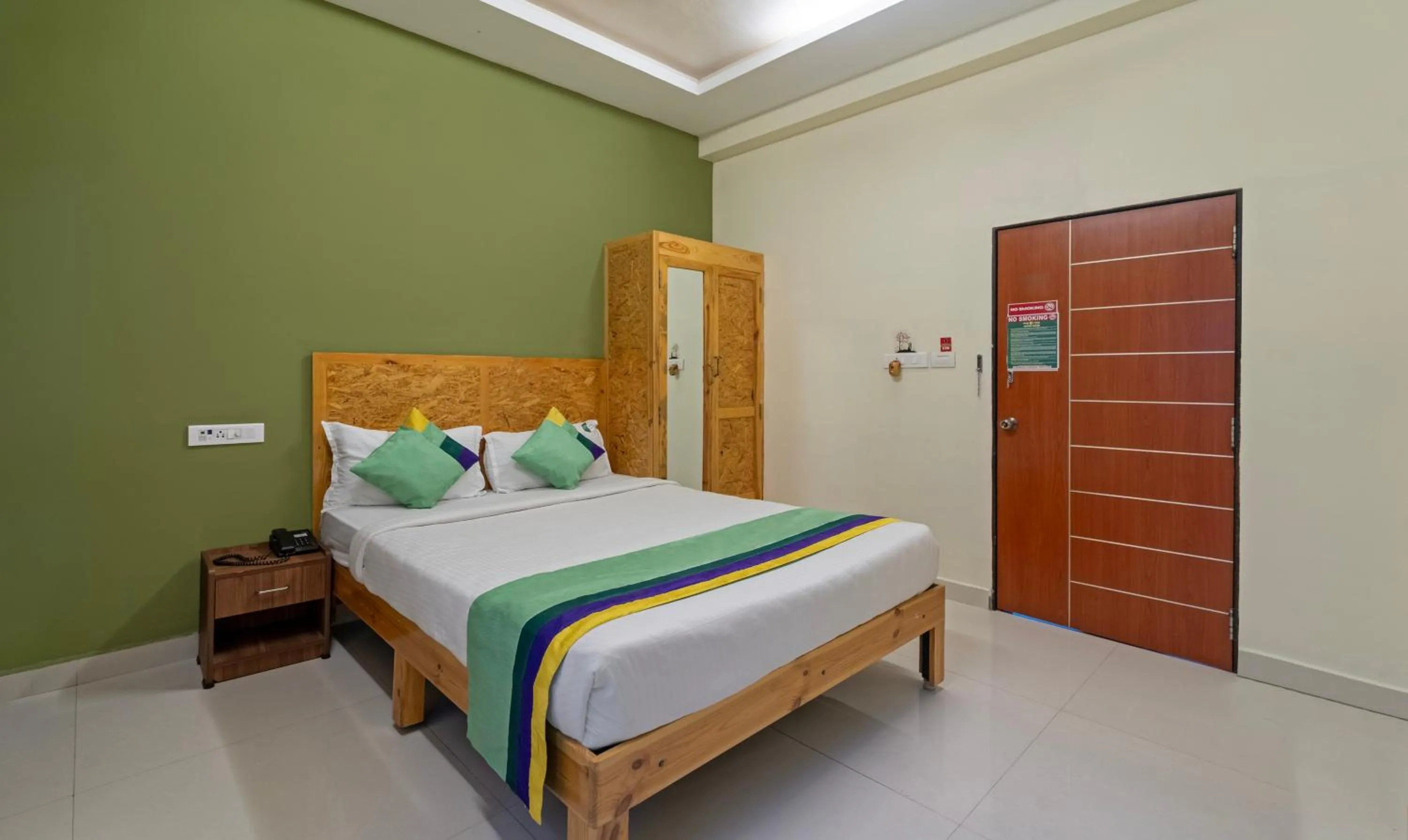 Bed in Treebo Eden Park Hotel, 3 Km From Puducherry Airport